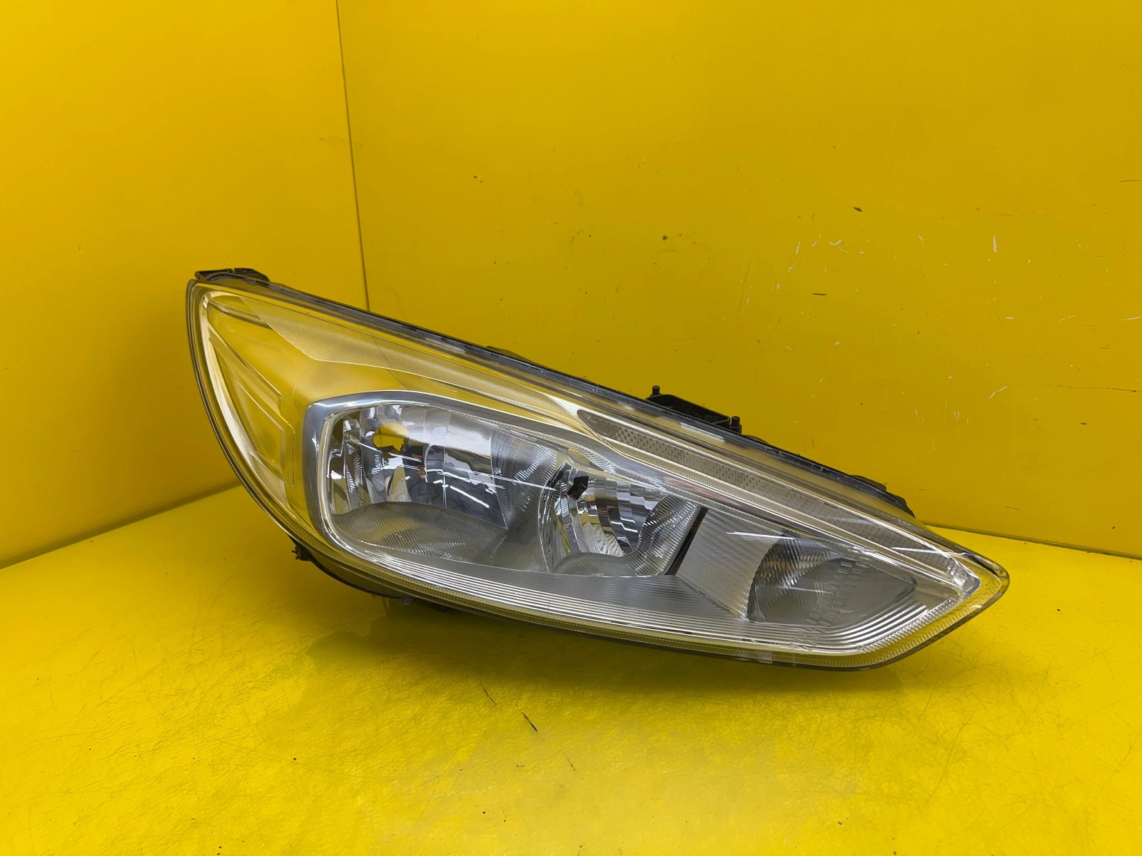 Phare droit Ford Focus MK3 III Lift Normal F1EB13W029AFA Autolamps Phare droit Ford Focus MK3 III Lift Normal F1EB13W029AFA