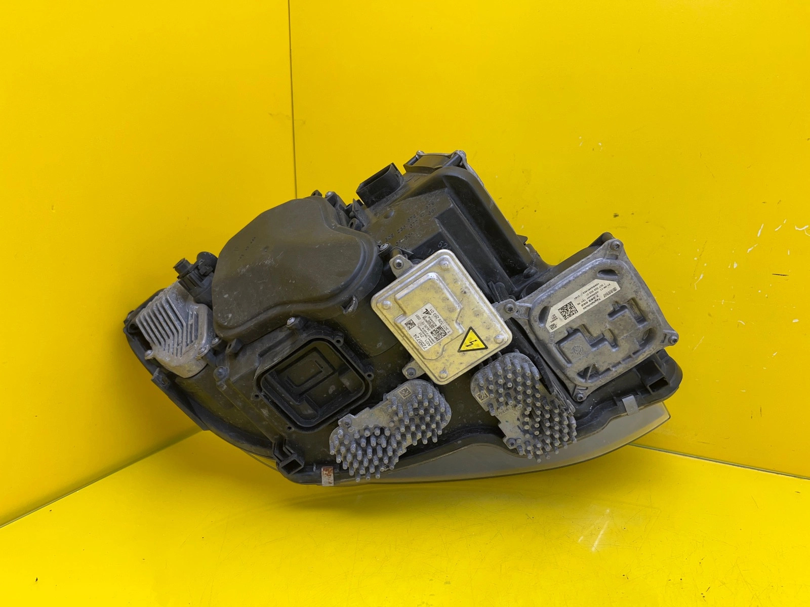 Phare gauche BMW 3 Coupe E92 Lift Xenon 7239923-07 Autolamps 4 Phare gauche BMW 3 Coupe E92 Lift Xenon 7239923-07