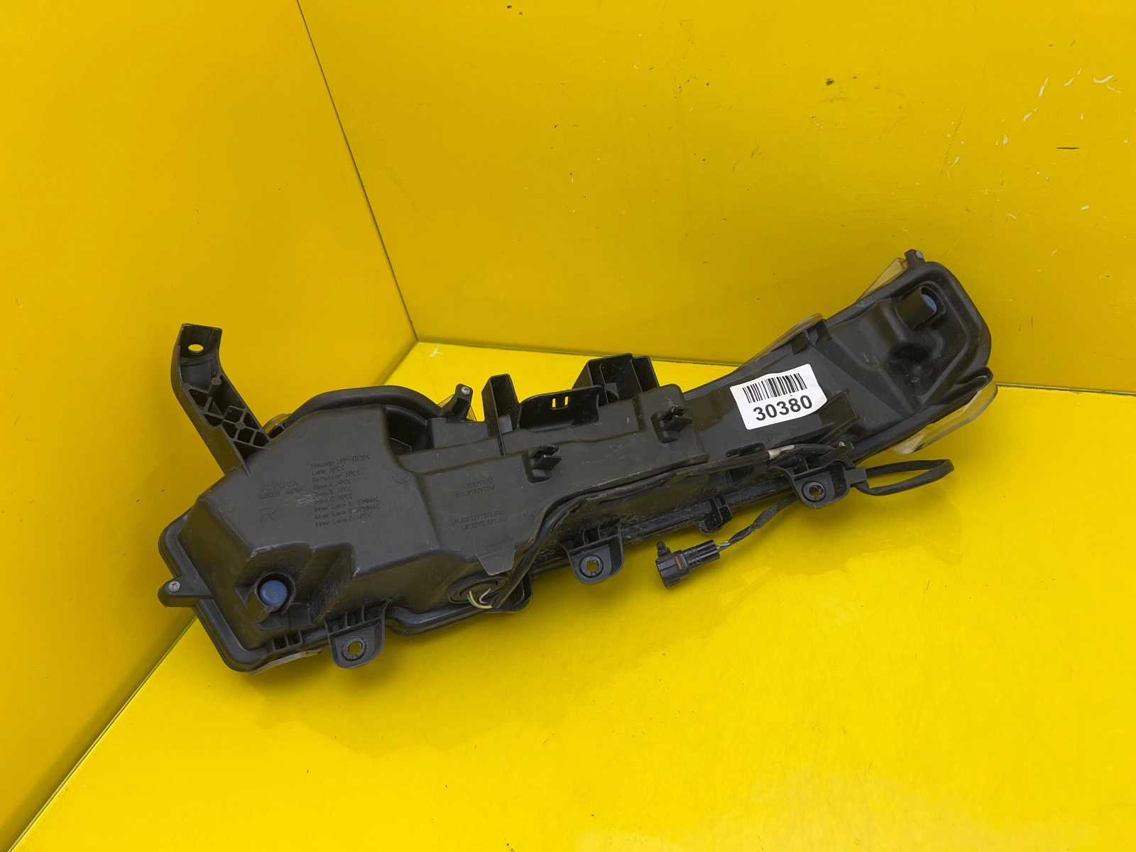 Phare avant droit Lexus NX 300H LED DRL Autolamps 2 Phare avant droit Lexus NX 300H LED DRL