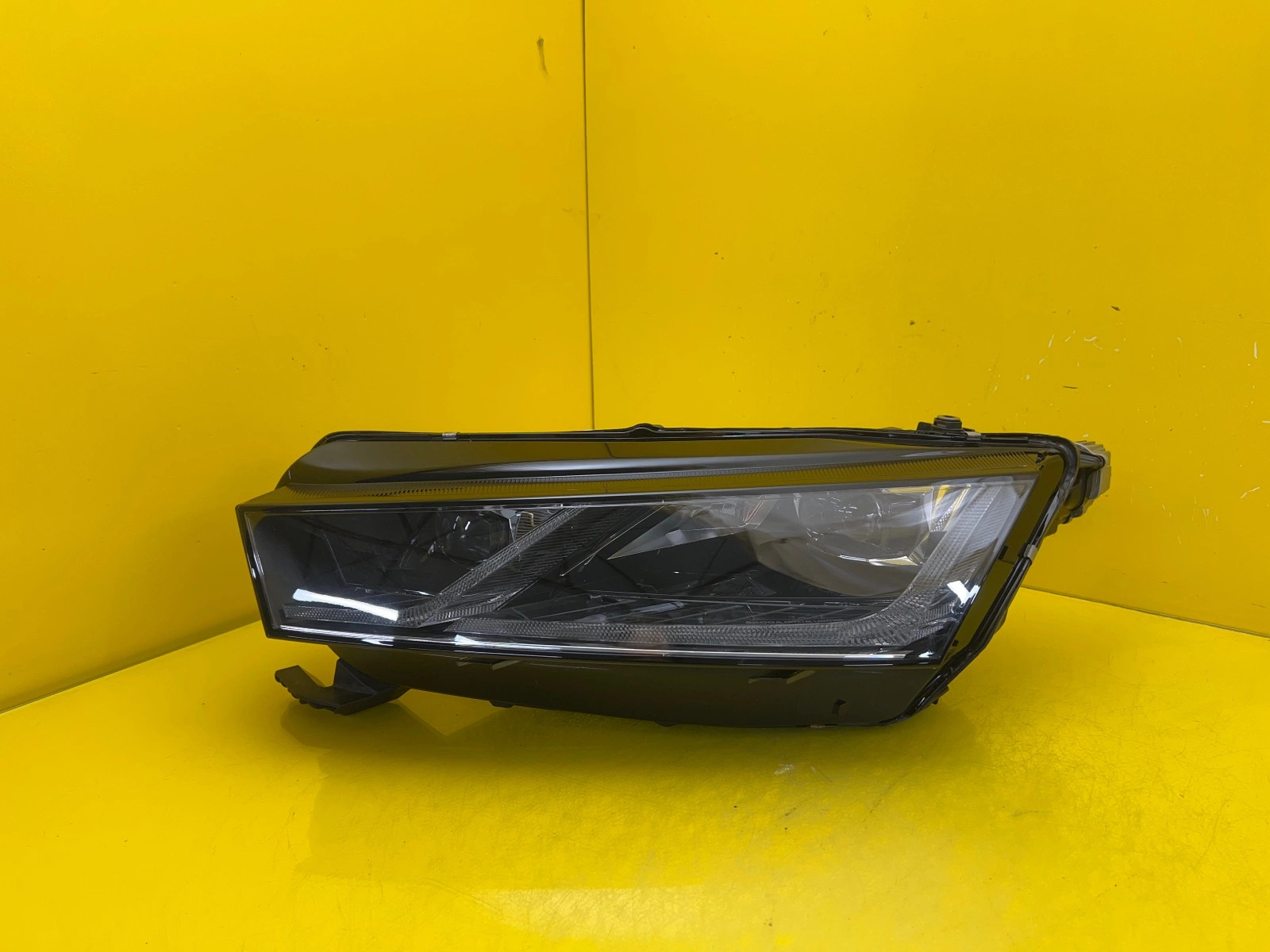 Phare gauche Skoda Octavia IV 5E4 5E4941015B Full Led Autolamps Phare gauche Skoda Octavia IV 5E4 5E4941015B Full Led