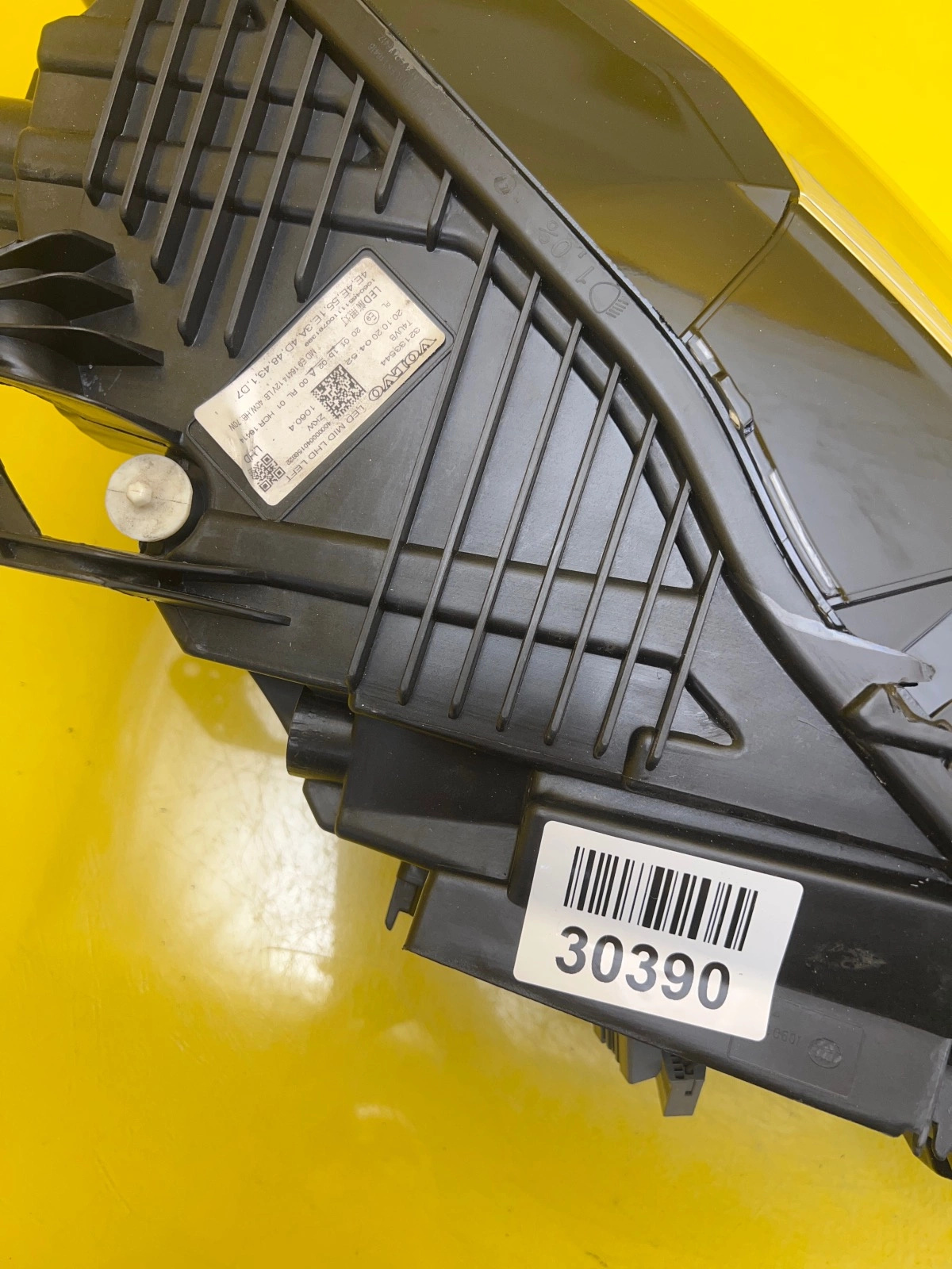 Phare gauche Volvo XC60 II 2017- Mid Led 32133544 Autolamps 2 Phare gauche Volvo XC60 II 2017- Mid Led 32133544