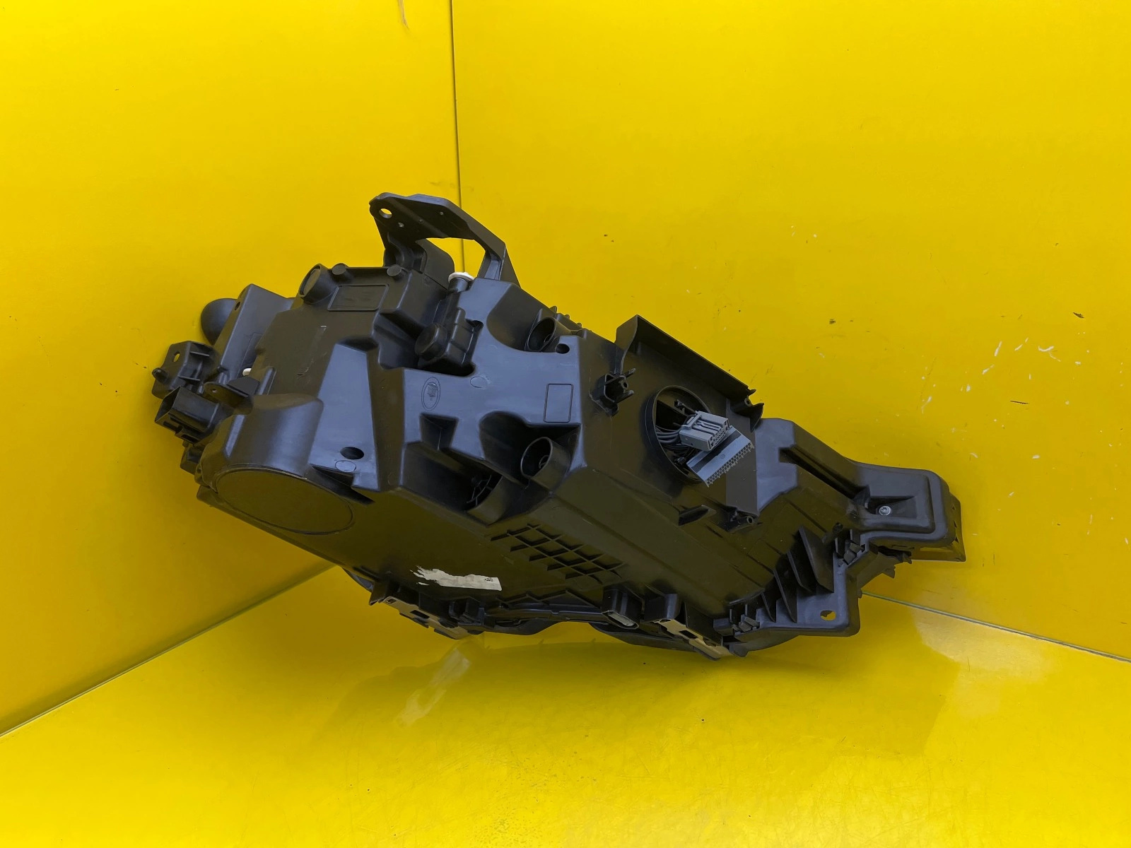 Phare gauche Volvo XC60 II 2017- Mid Led 32133544 Autolamps 4 Phare gauche Volvo XC60 II 2017- Mid Led 32133544