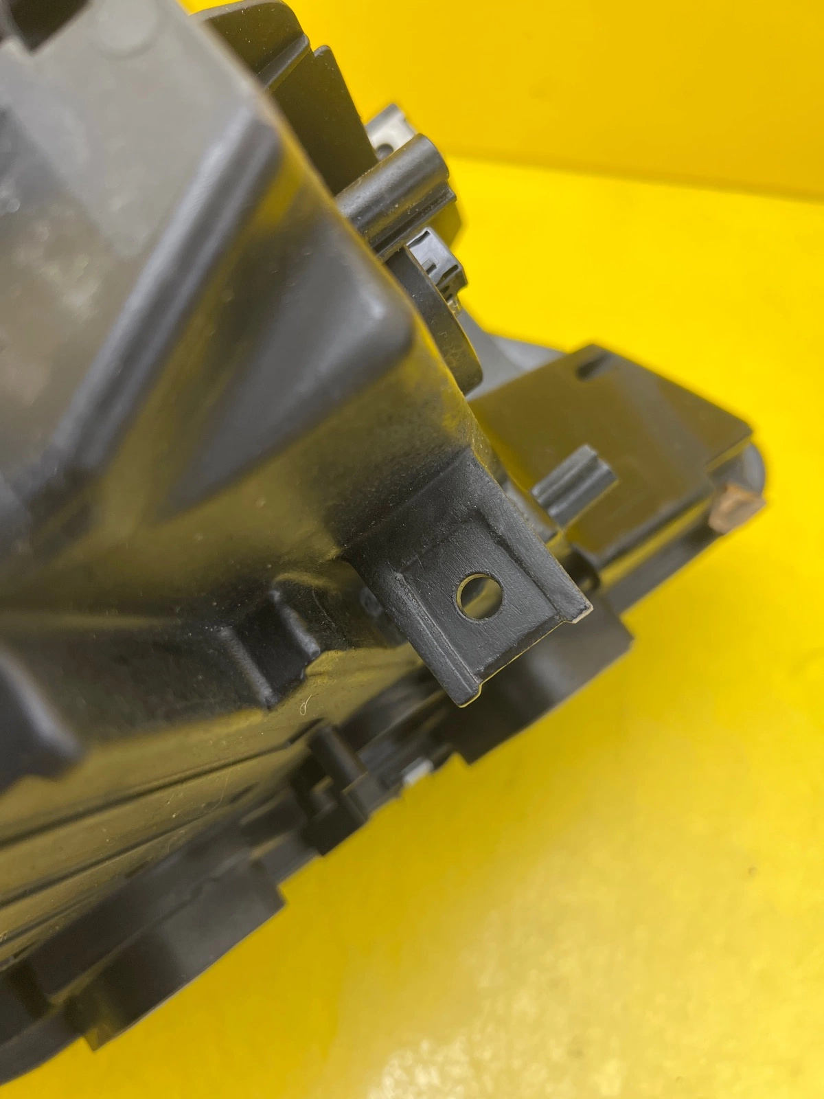 Phare gauche BMW 6 F06 F12 F13 Xenon 7272015-09 Autolamps 5 Phare gauche BMW 6 F06 F12 F13 Xenon 7272015-09