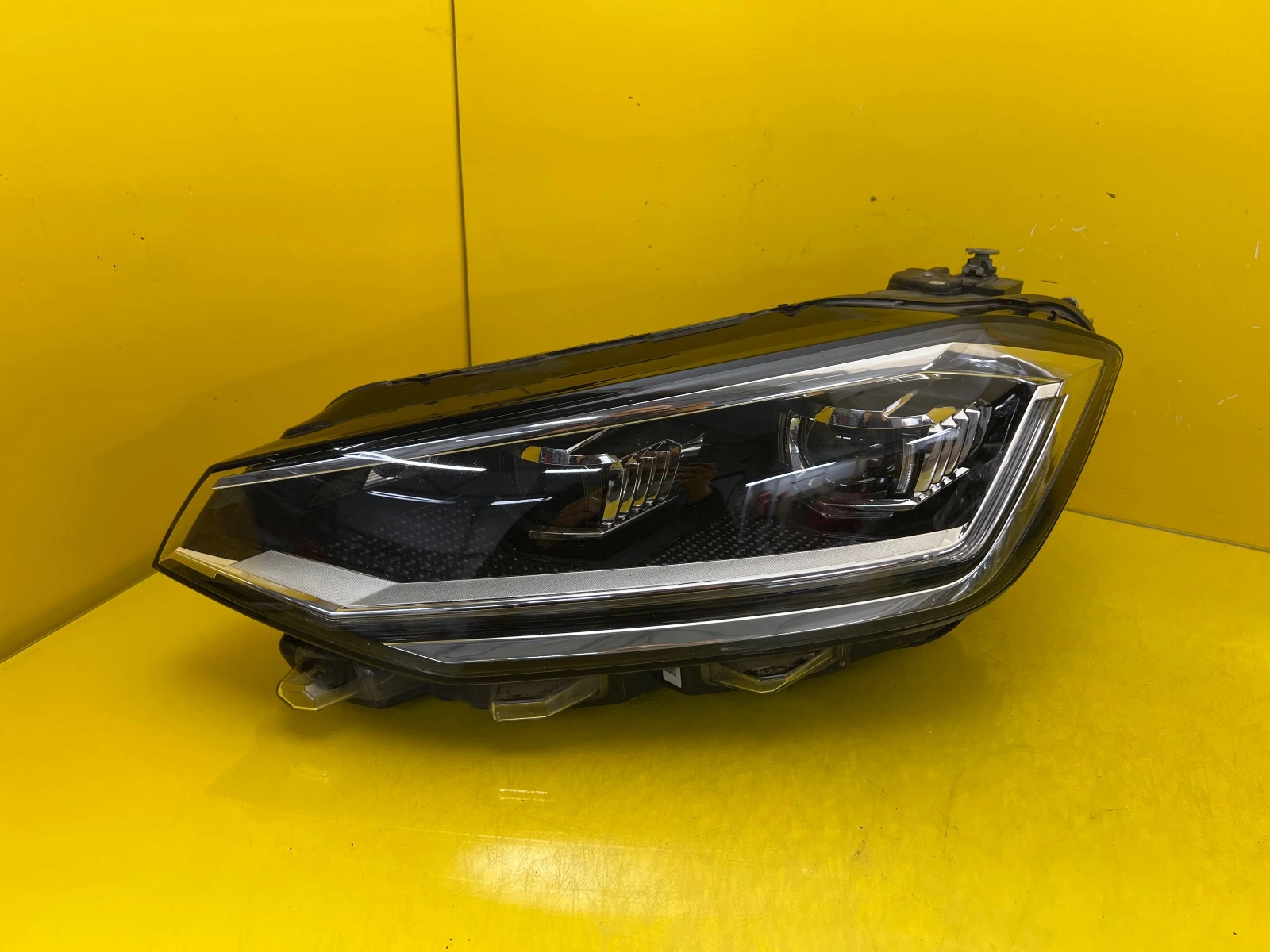 VW Sportsvan Lift Headlight Lampe LED gauche 517941081 Autolamps VW Sportsvan Lift Headlight Lampe LED gauche 517941081