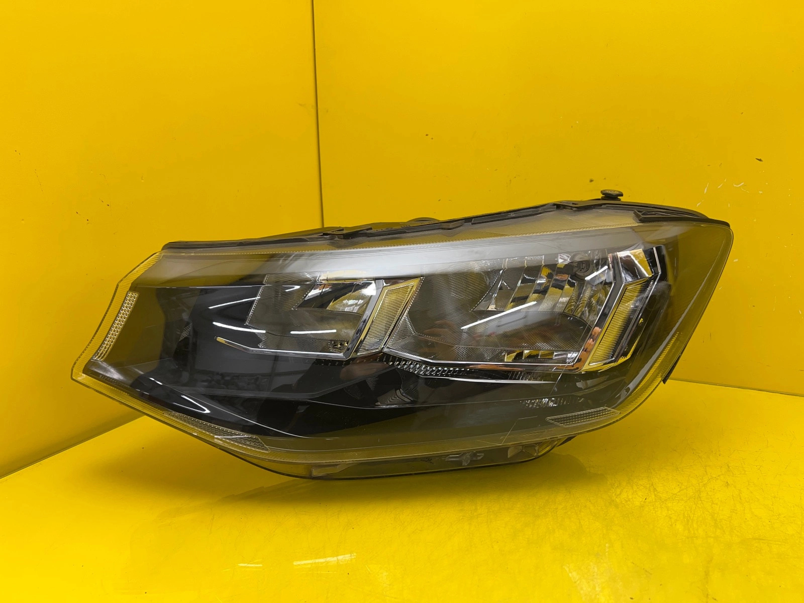 Phare gauche VW Caddy 4 IV 20-24 2K8 2K8941005D Autolamps Phare gauche VW Caddy 4 IV 20-24 2K8 2K8941005D