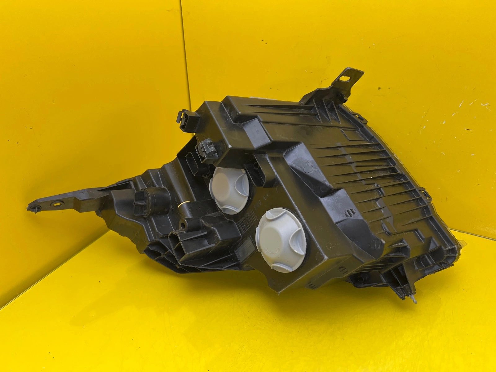 Phare Ford Courier 2023- Feu avant gauche Normal R2X613W030CF Autolamps 5 Phare Ford Courier 2023- Feu avant gauche Normal R2X613W030CF