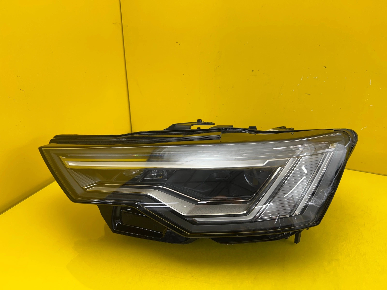 Phare gauche Audi A6 C8 4K Full Led 4K0941039 Autolamps Phare gauche Audi A6 C8 4K Full Led 4K0941039