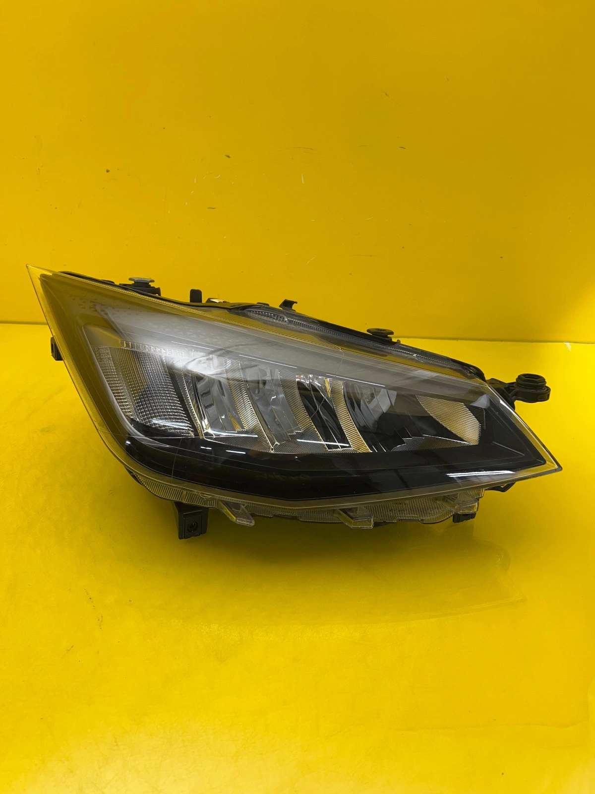 Phare droit Seat Ibiza 5 V 6F1 Lift 21- Full Led 6F1941006E Autolamps Phare droit Seat Ibiza 5 V 6F1 Lift 21- Full Led 6F1941006E