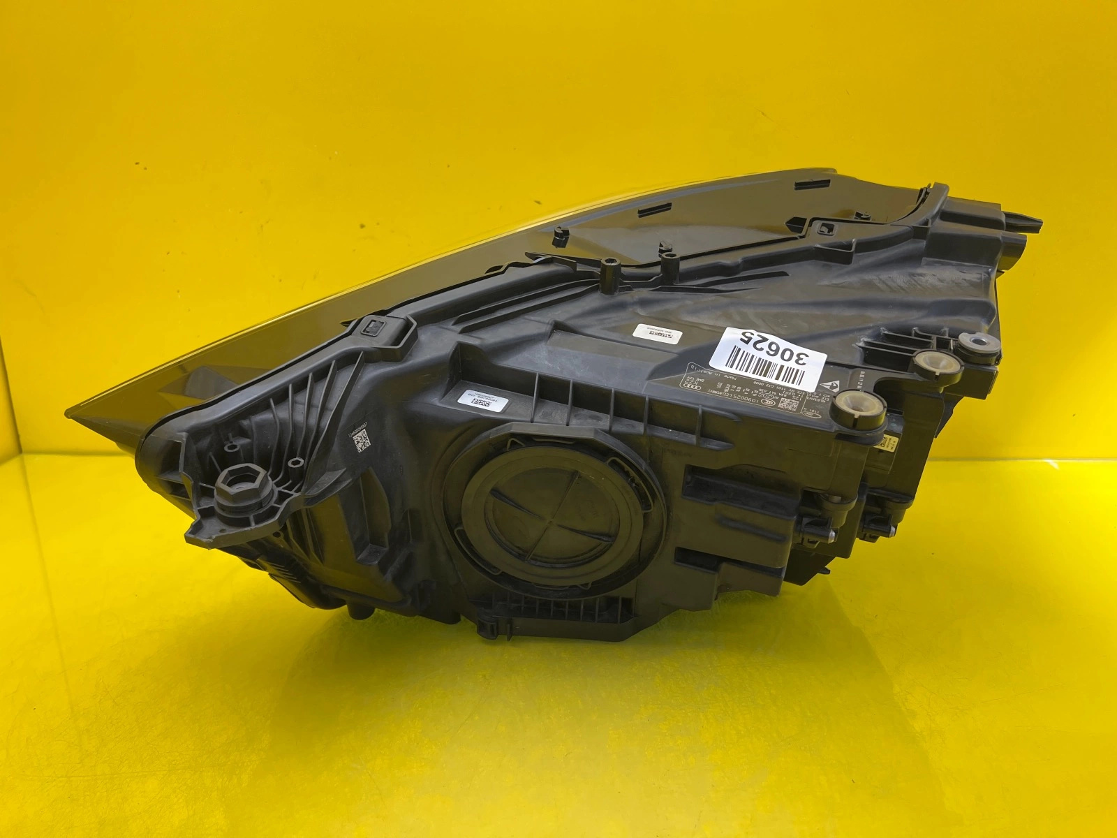 Phare droit Audi Q3 83A Full Led Matrix 83A941036 Autolamps 3 Phare droit Audi Q3 83A Full Led Matrix 83A941036