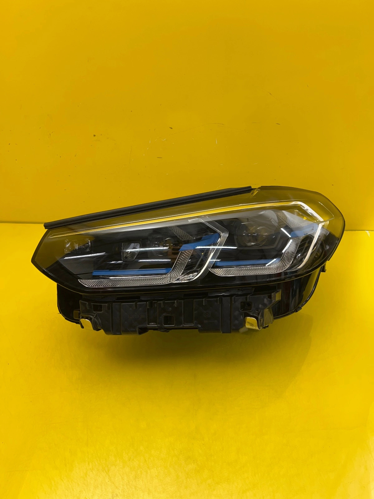 Phare gauche BMW X3 G01 Lift 20- Laser 5A29217-09 Autolamps Phare gauche BMW X3 G01 Lift 20- Laser 5A29217-09