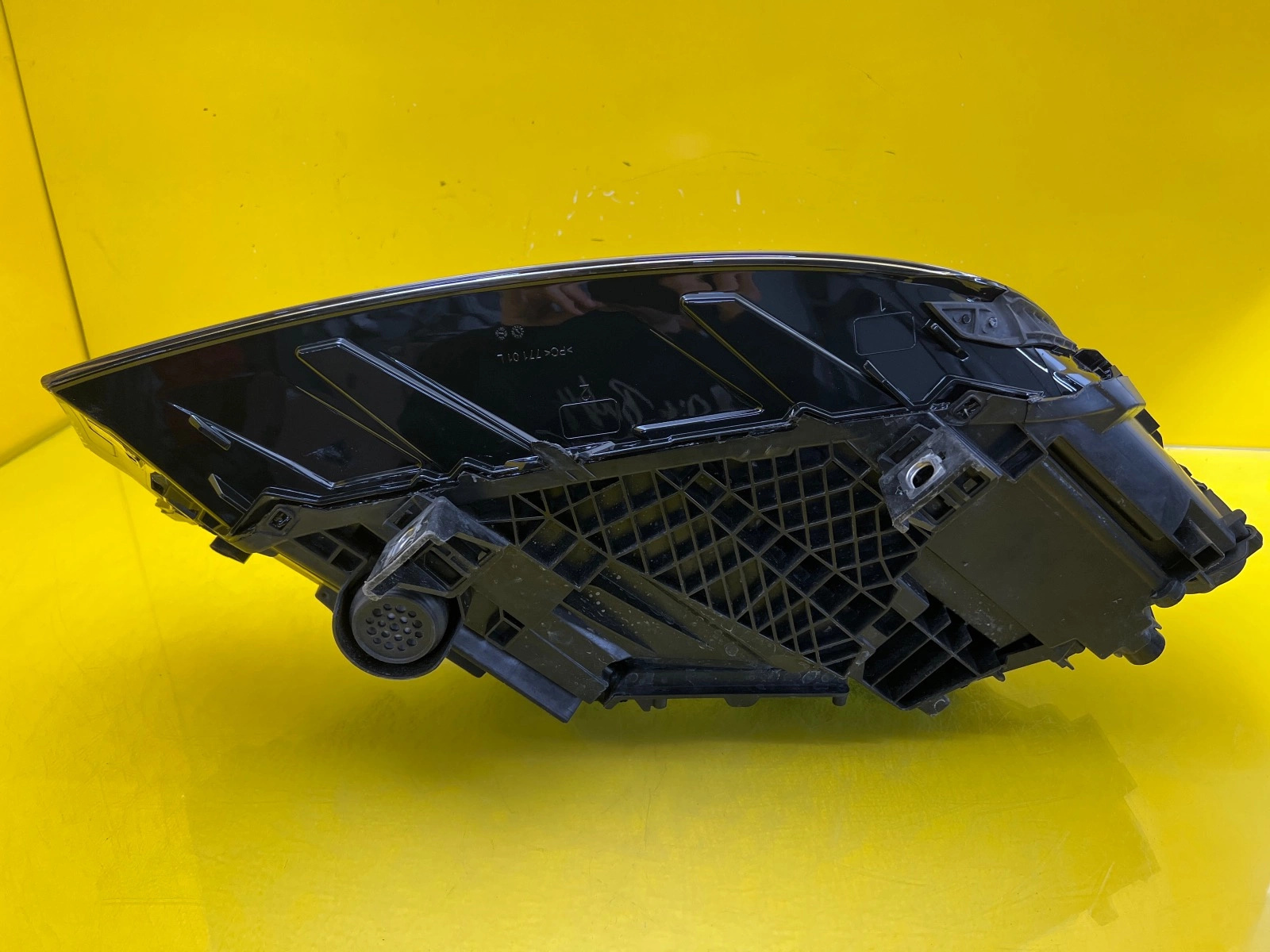 Phare gauche Audi Q7 4M Full Led 4M0941033 Autolamps 4 Phare gauche Audi Q7 4M Full Led 4M0941033