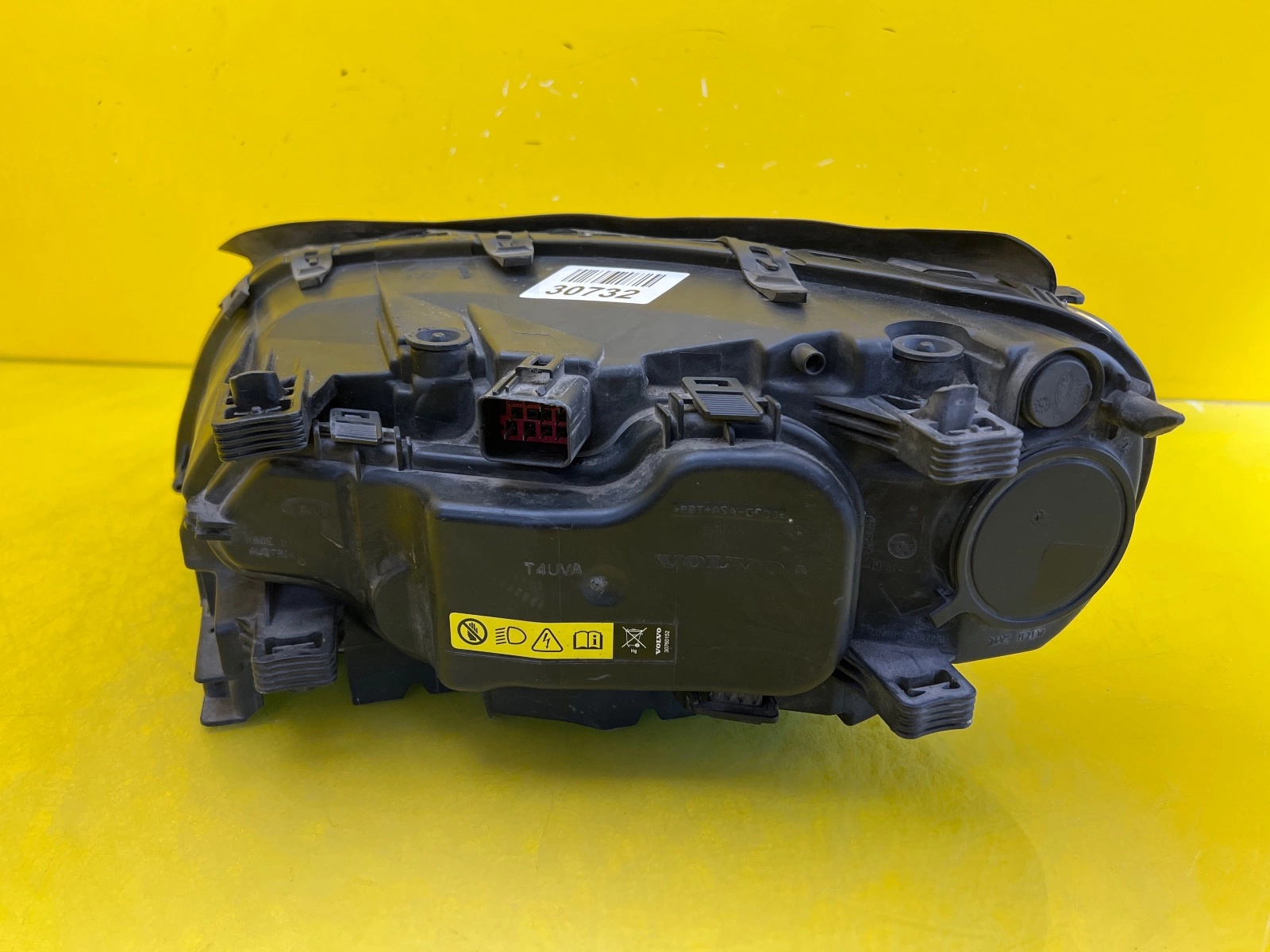 Phare droit Volvo XC70 V70 S80 Xenon Non-twist 07-12 Autolamps 3 Phare droit Volvo XC70 V70 S80 Xenon Non-twist 07-12