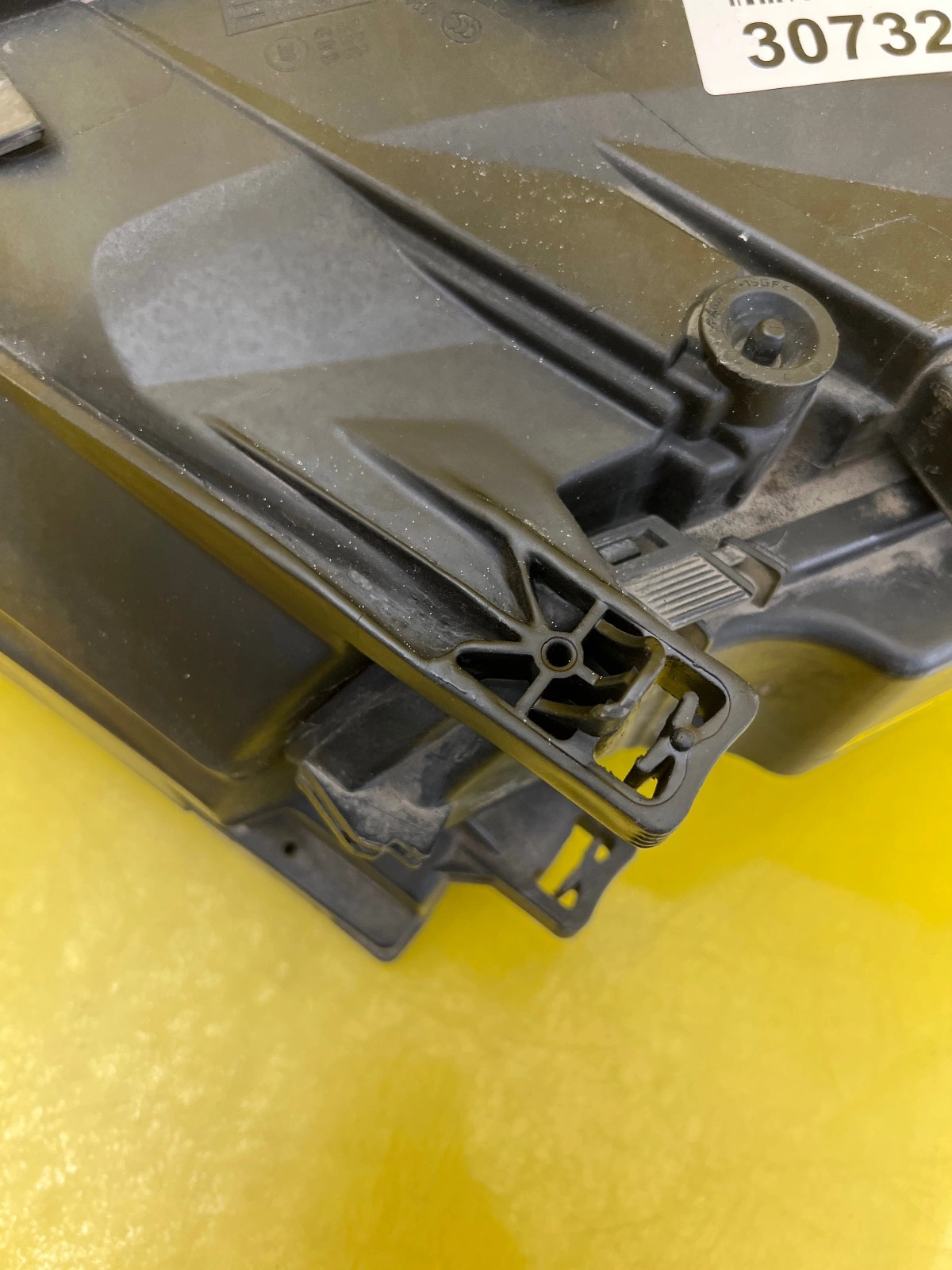 Phare droit Volvo XC70 V70 S80 Xenon Non-twist 07-12 Autolamps 4 Phare droit Volvo XC70 V70 S80 Xenon Non-twist 07-12