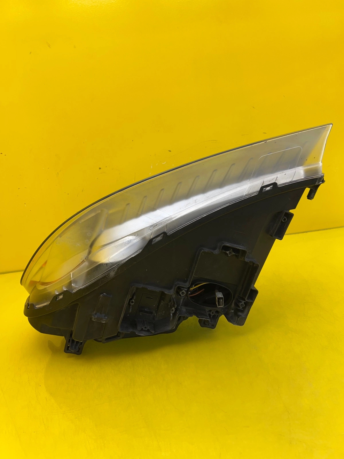 Phare droit Volvo XC70 V70 S80 Xenon Non-twist 07-12 Autolamps 6 Phare droit Volvo XC70 V70 S80 Xenon Non-twist 07-12