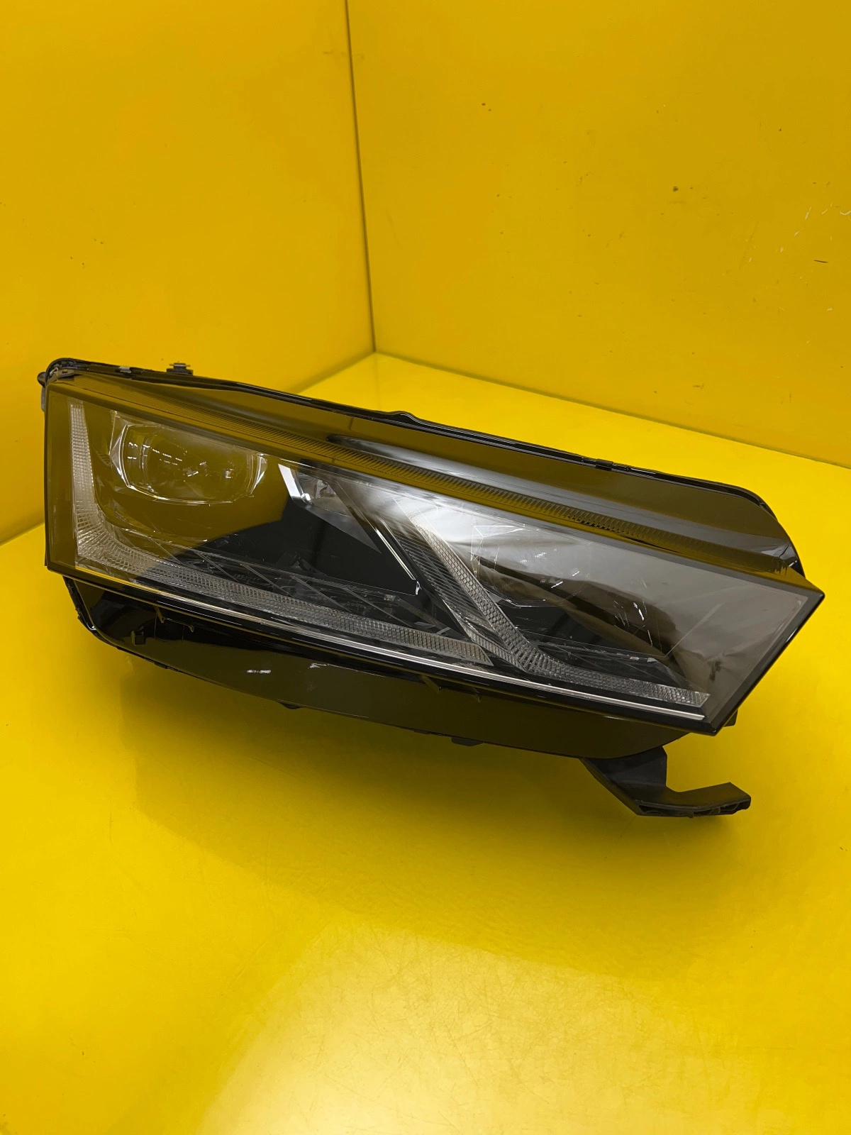 Phare droit Skoda Octavia IV 5E4 5E4941016B Full Led Autolamps Phare droit Skoda Octavia IV 5E4 5E4941016B Full Led