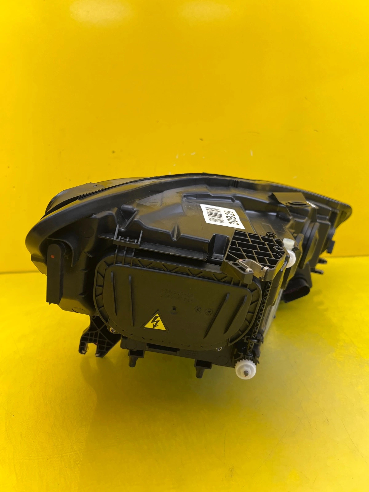 Phare gauche Audi A6 C7 Bi-Xenon Non-twist 11-15 4G0941005C Autolamps 5 Phare gauche Audi A6 C7 Bi-Xenon Non-twist 11-15 4G0941005C