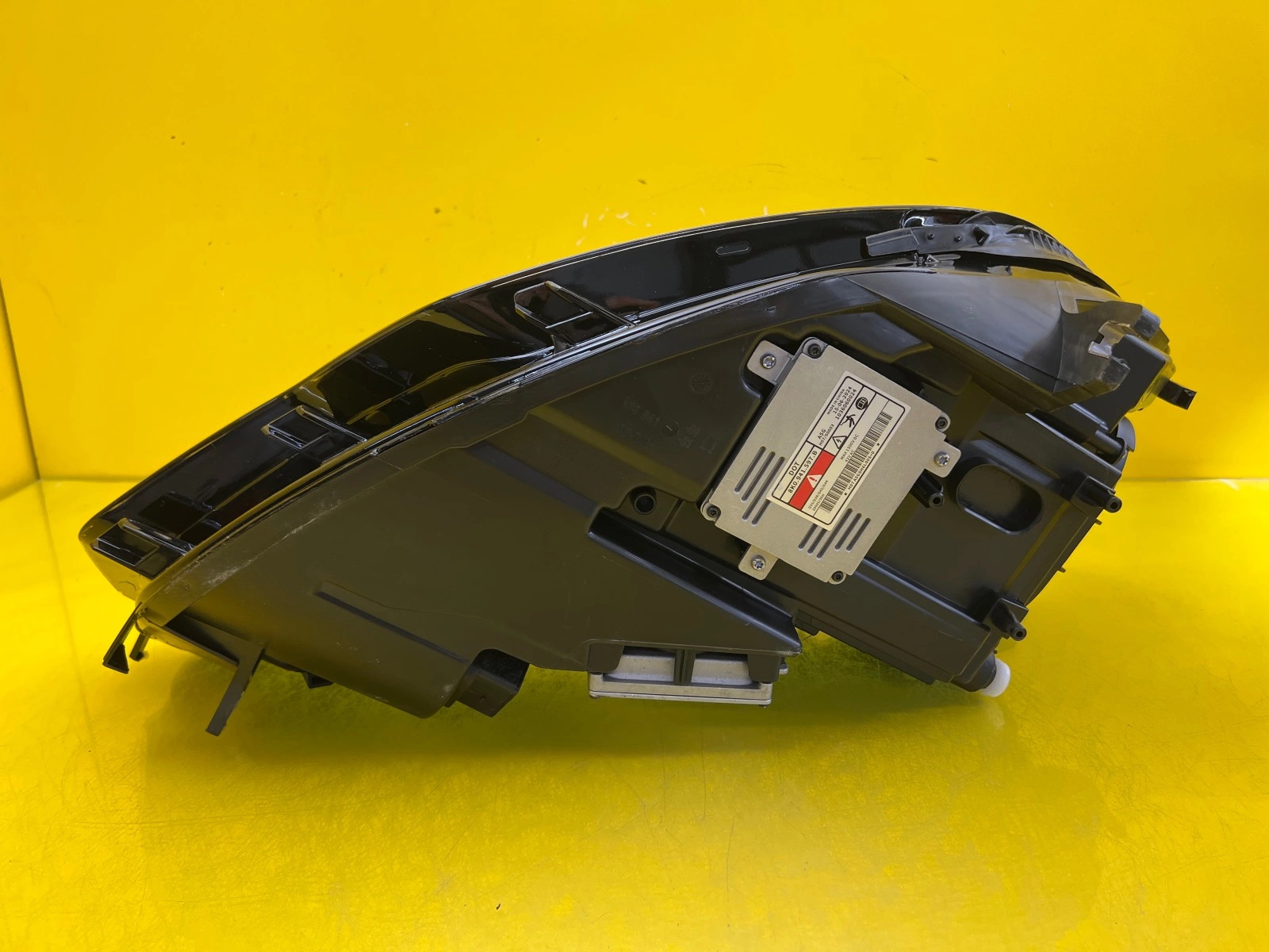 Phare gauche Audi A6 C7 Bi-Xenon Non-twist 11-15 4G0941005C Autolamps 6 Phare gauche Audi A6 C7 Bi-Xenon Non-twist 11-15 4G0941005C