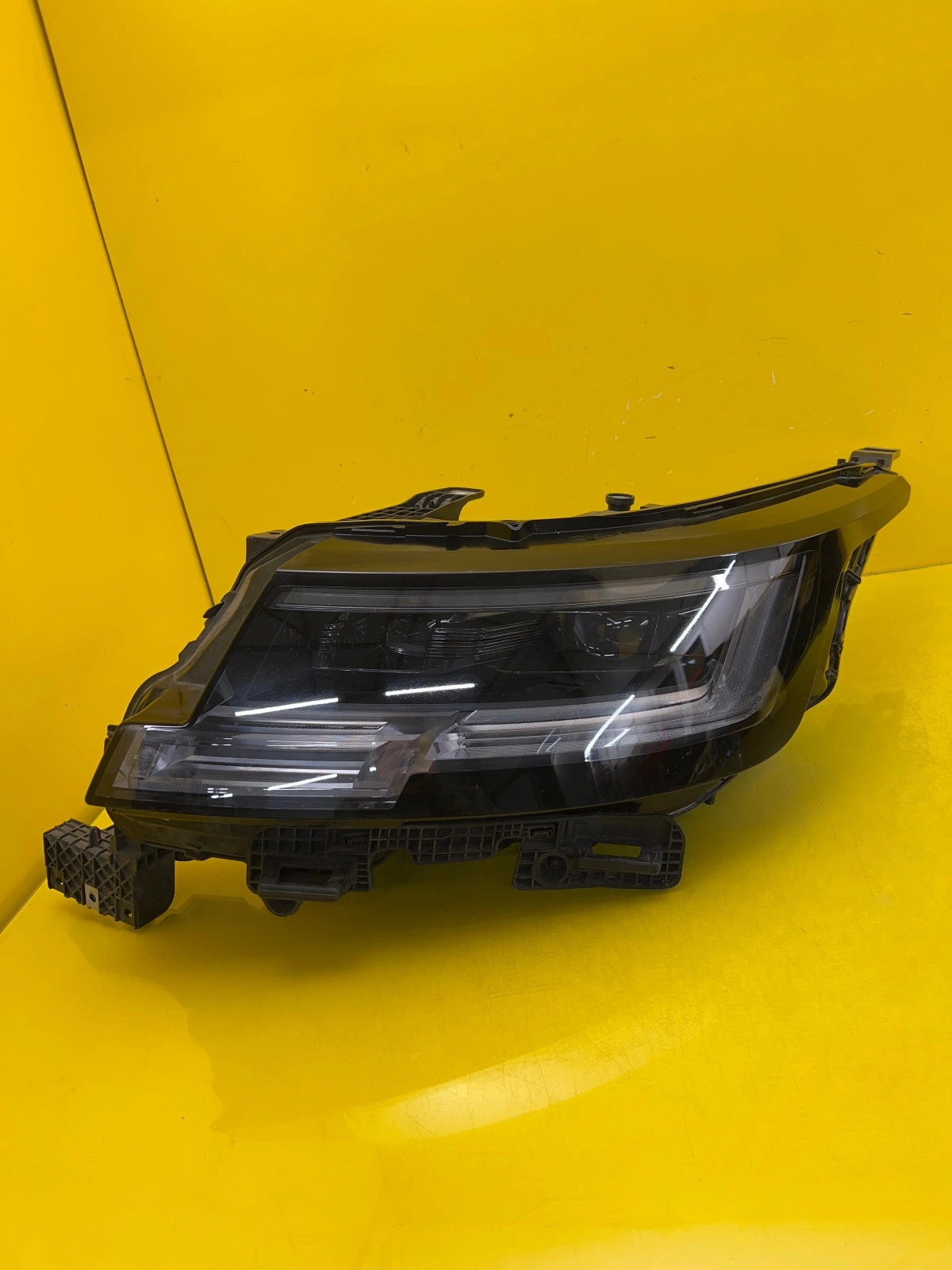 Phare gauche Range Rover Vogue L460 Full Led M8E2-13W030-HK Autolamps Phare gauche Range Rover Vogue L460 Full Led M8E2-13W030-HK