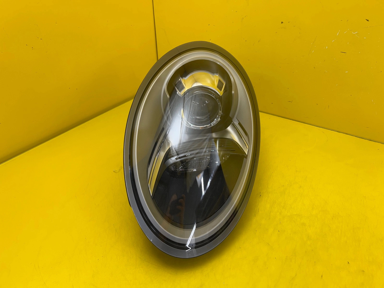 Phare gauche Porsche 911 991 GTS GT3 Xenon 99163111103 Autolamps Phare gauche Porsche 911 991 GTS GT3 Xenon 99163111103