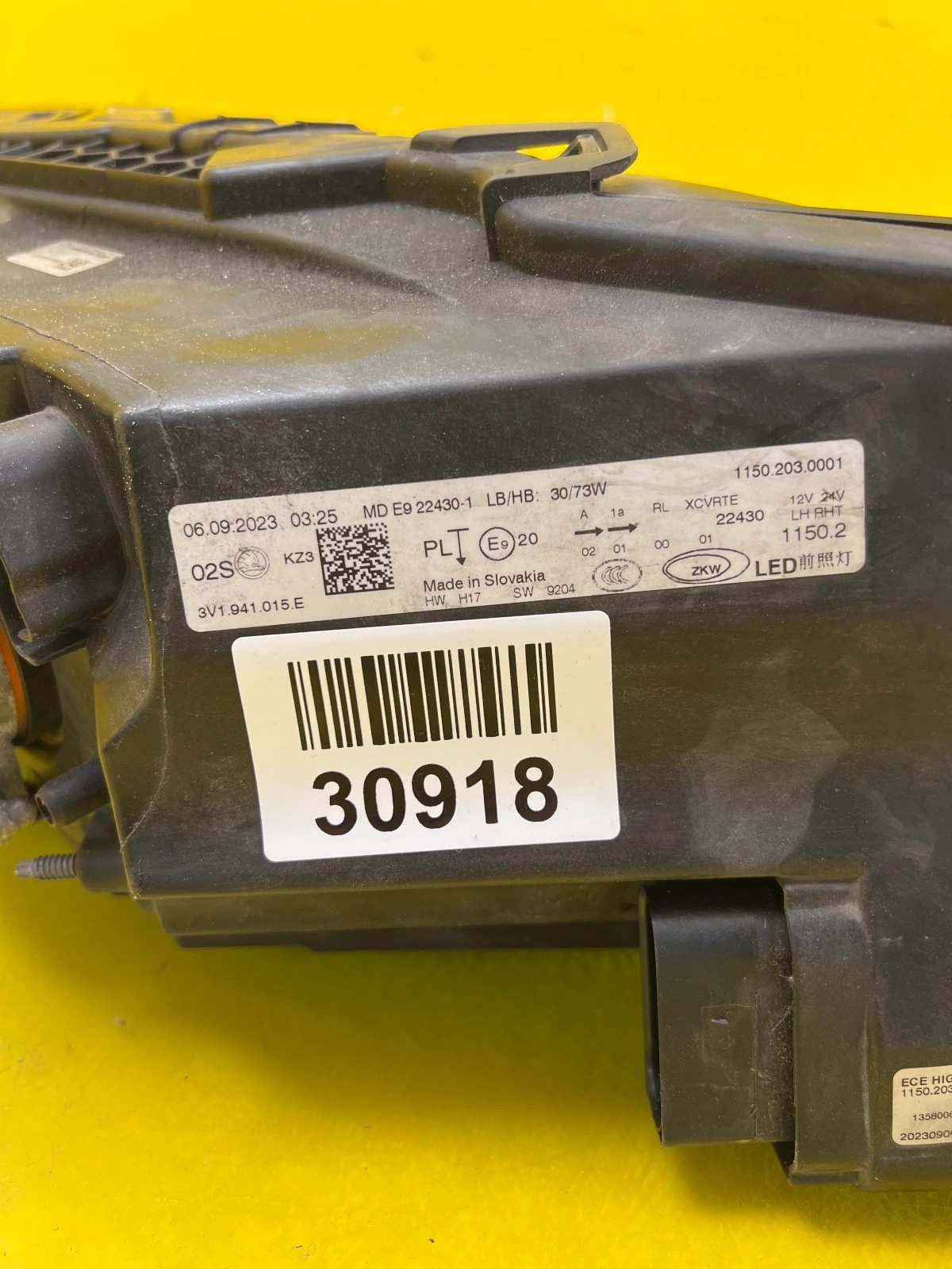 Phare gauche Skoda Superb 3V1 III 3 Lift 3V1941015E Full Led Autolamps 2 Phare gauche Skoda Superb 3V1 III 3 Lift 3V1941015E Full Led