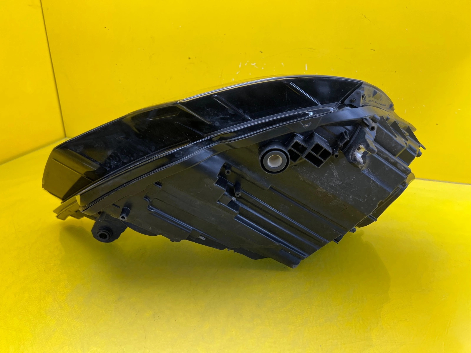 Phare gauche Audi A6 C8 Full Led Matrix 4K0941039C Autolamps 5 Phare gauche Audi A6 C8 Full Led Matrix 4K0941039C