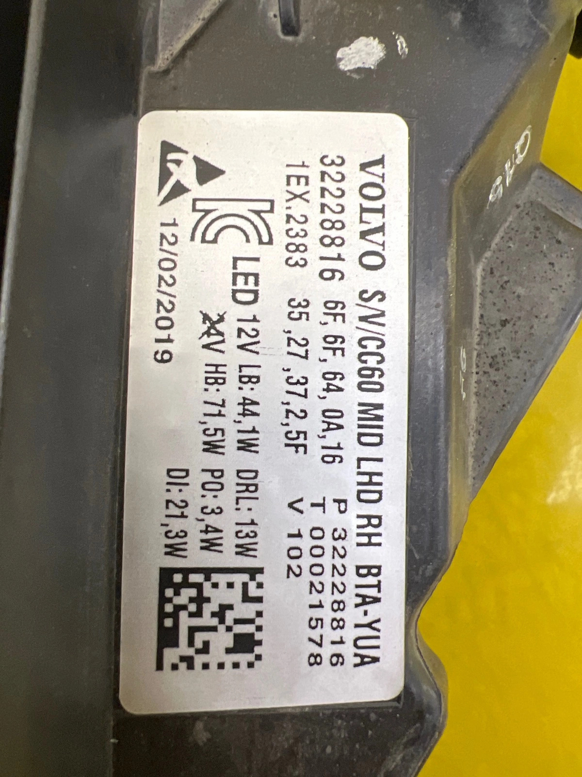 Phare droit Volvo S60 V60 Mid Led 32228816 Autolamps 2 Phare droit Volvo S60 V60 Mid Led 32228816