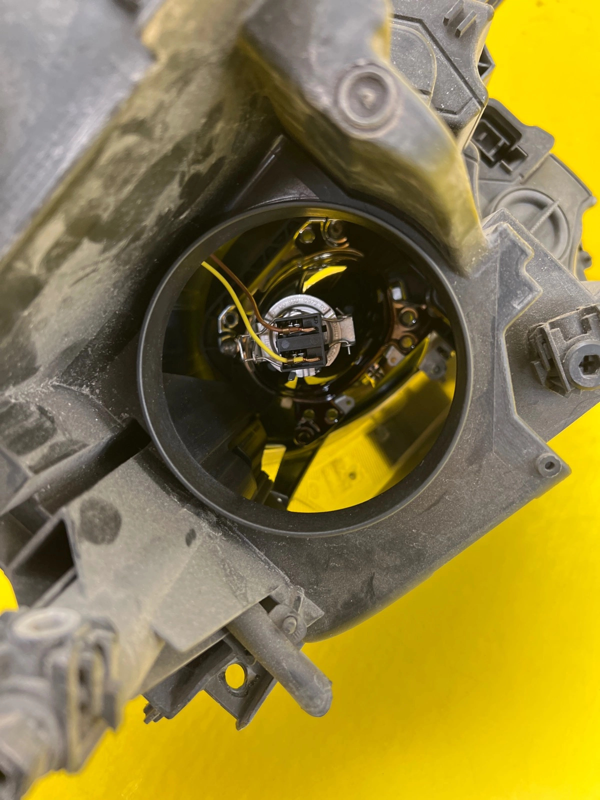 Phare avant gauche Alfa Romeo Giulietta Led Lens 00505465710 Autolamps 3 Phare avant gauche Alfa Romeo Giulietta Led Lens 00505465710