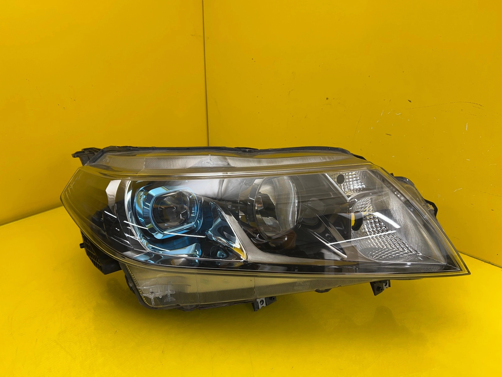 Phare droit Suzuki Vitara 3 III Full Led 100-18095 Autolamps Phare droit Suzuki Vitara 3 III Full Led 100-18095