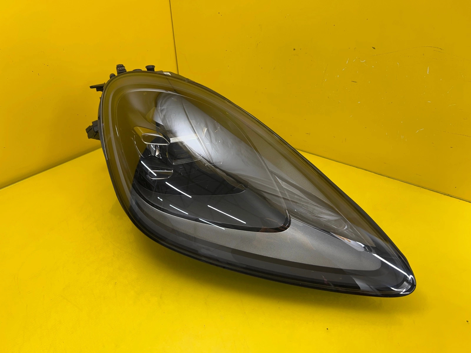 Phare avant droit Porsche Cayenne III 9Y0 17+ Full Led 9Y0941034AK Autolamps Phare avant droit Porsche Cayenne III 9Y0 17+ Full Led 9Y0941034AK