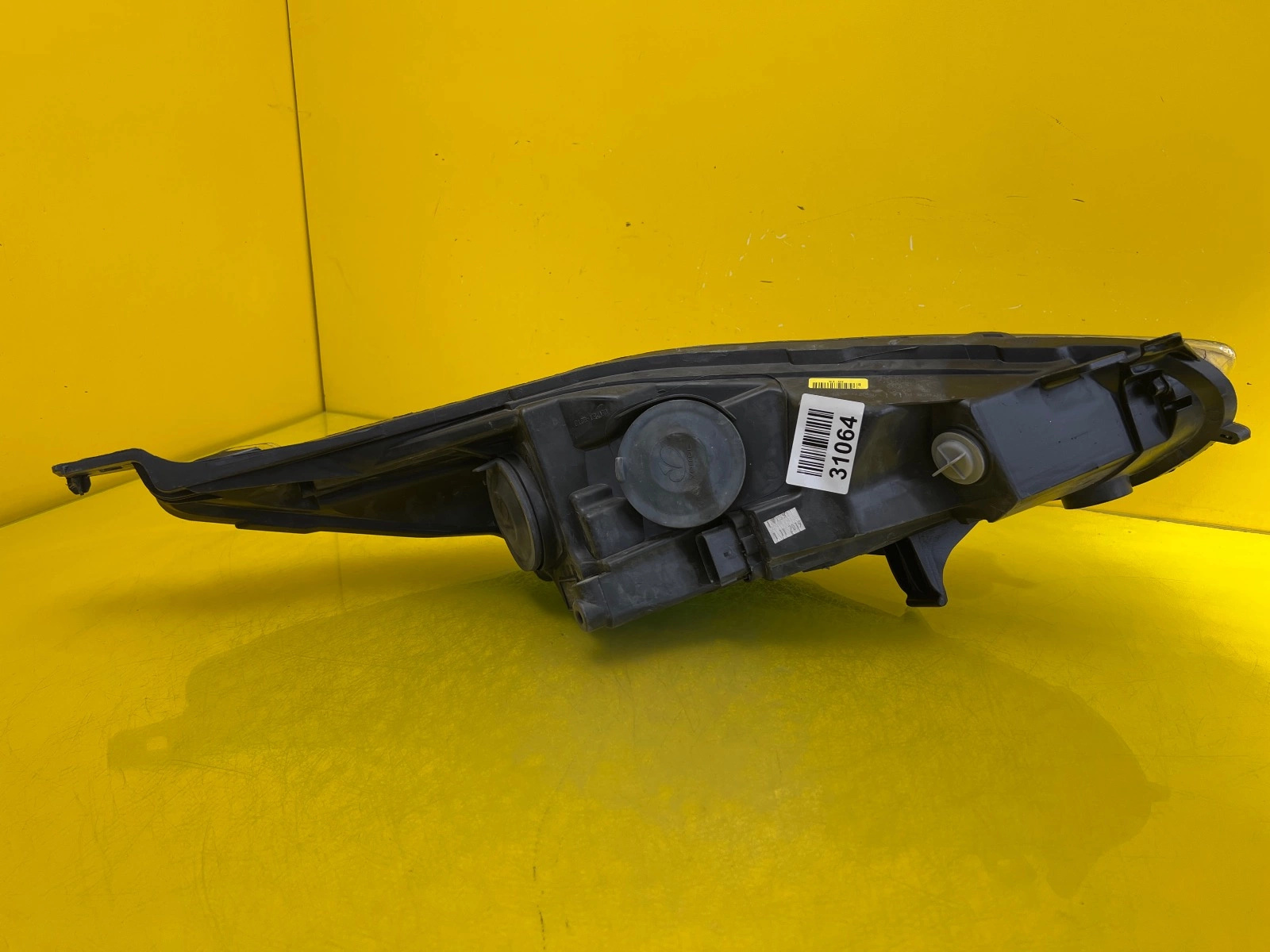 Phare avant gauche Ford Fiesta MK7 Lift C1BB-13W030-CH Autolamps 3 Phare avant gauche Ford Fiesta MK7 Lift C1BB-13W030-CH