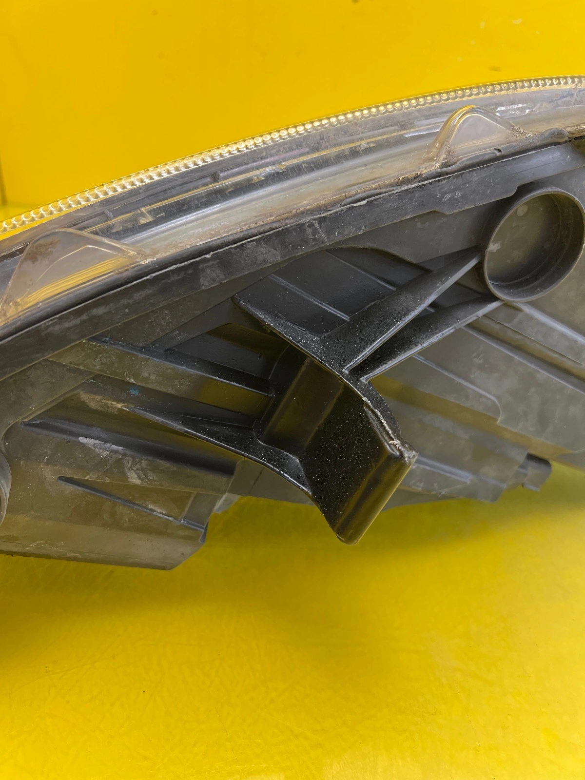 Phare avant gauche Ford Fiesta MK7 Lift C1BB-13W030-CH Autolamps 6 Phare avant gauche Ford Fiesta MK7 Lift C1BB-13W030-CH