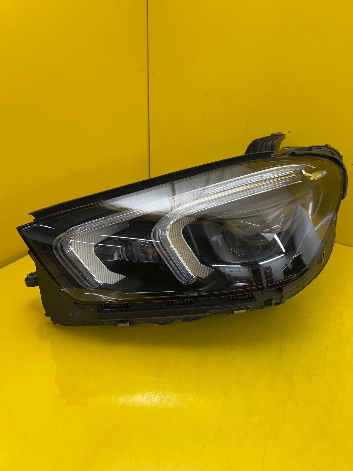 Phare gauche Mercedes GLE W167 Full Led Multibeam A1679061600 Autolamps Phare gauche Mercedes GLE W167 Full Led Multibeam A1679061600
