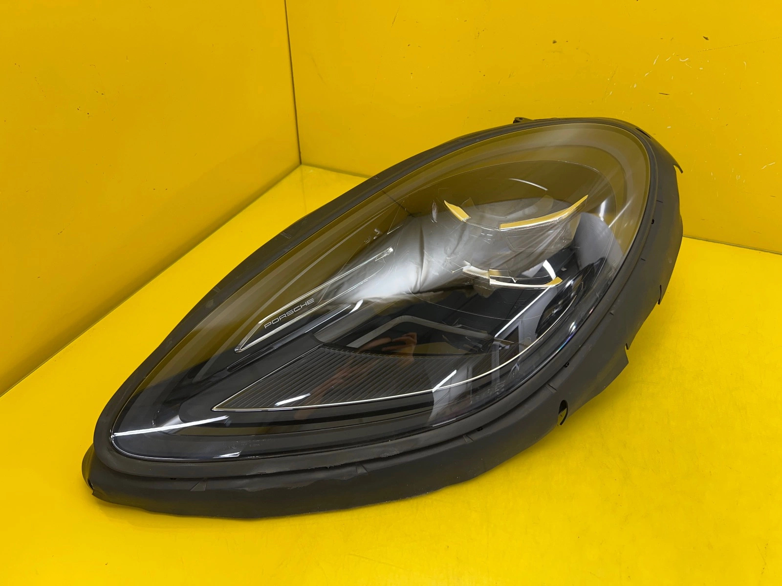 Phare gauche droit avant Porsche Macan Lift 95B PDLS 95B941077M 95B941078M Autolamps 10 Phare gauche droit avant Porsche Macan Lift 95B PDLS 95B941077M 95B941078M