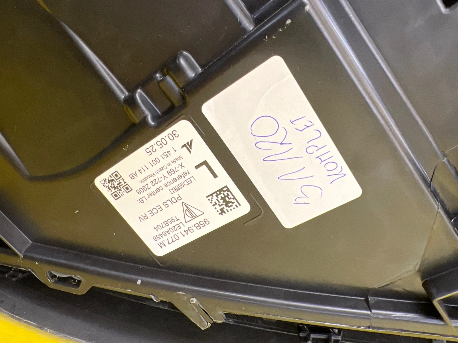 Phare gauche droit avant Porsche Macan Lift 95B PDLS 95B941077M 95B941078M Autolamps 11 Phare gauche droit avant Porsche Macan Lift 95B PDLS 95B941077M 95B941078M