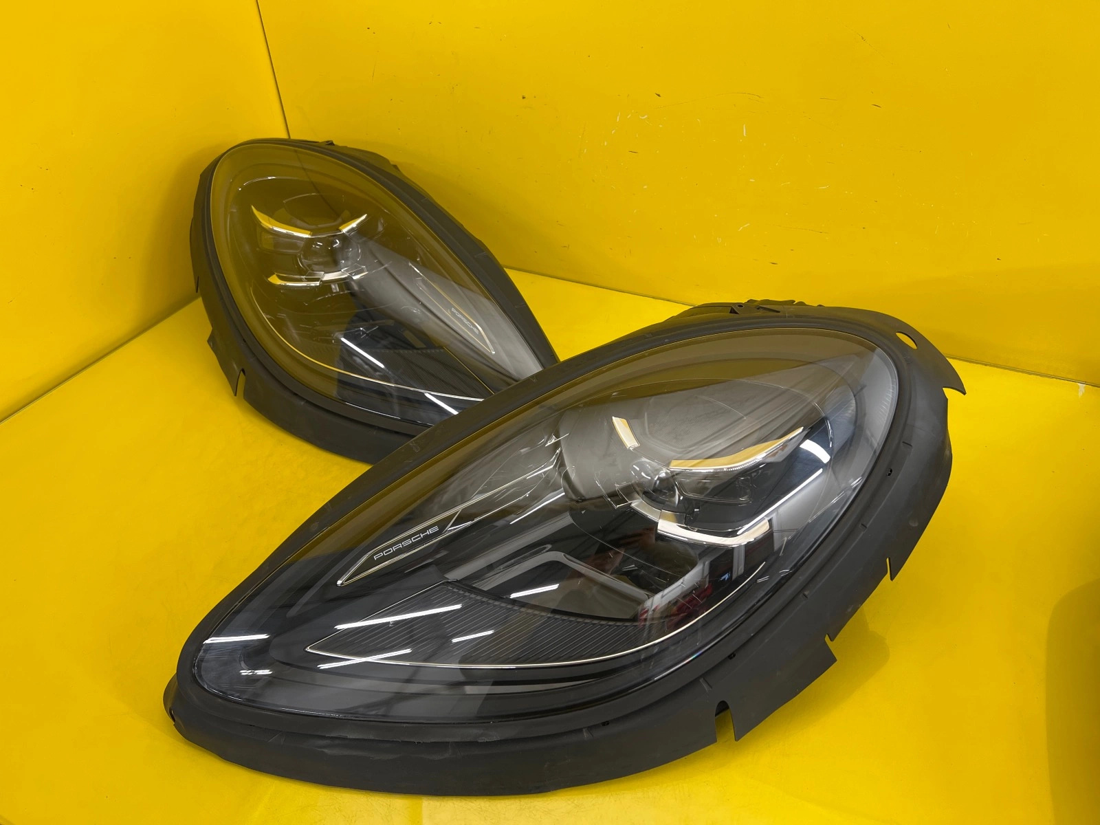 Phare gauche droit avant Porsche Macan Lift 95B PDLS 95B941077M 95B941078M Autolamps Phare gauche droit avant Porsche Macan Lift 95B PDLS 95B941077M 95B941078M