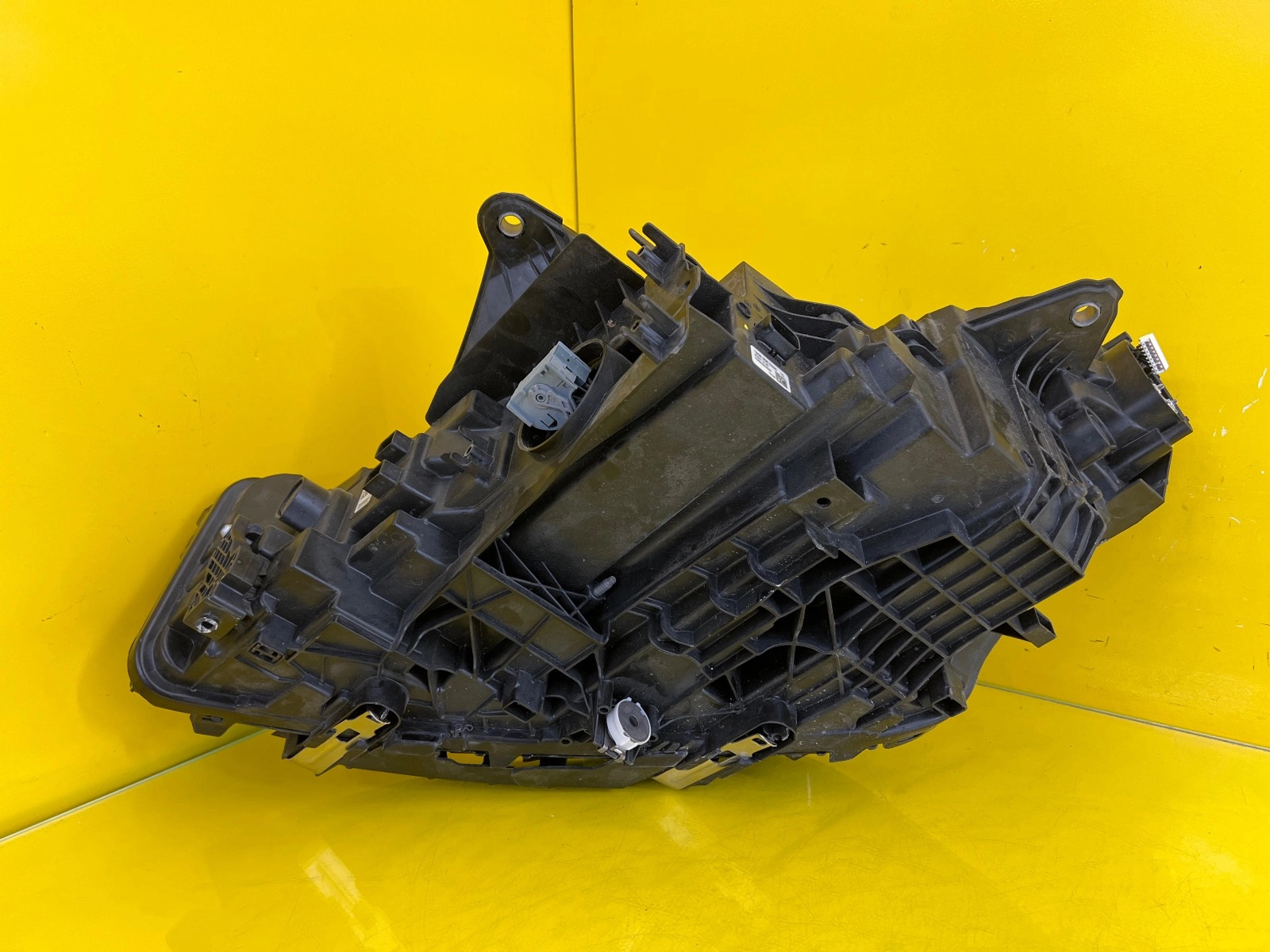 Phare avant droit BMW 2 U06 Full Led 5A42248-08 Autolamps 4 Phare avant droit BMW 2 U06 Full Led 5A42248-08