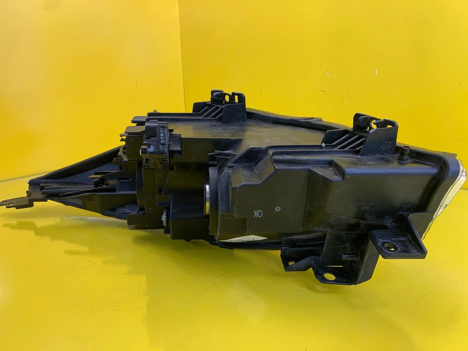 Phare avant droit Mazda 3 BL 2009-2012 Autolamps 6 Phare avant droit Mazda 3 BL 2009-2012