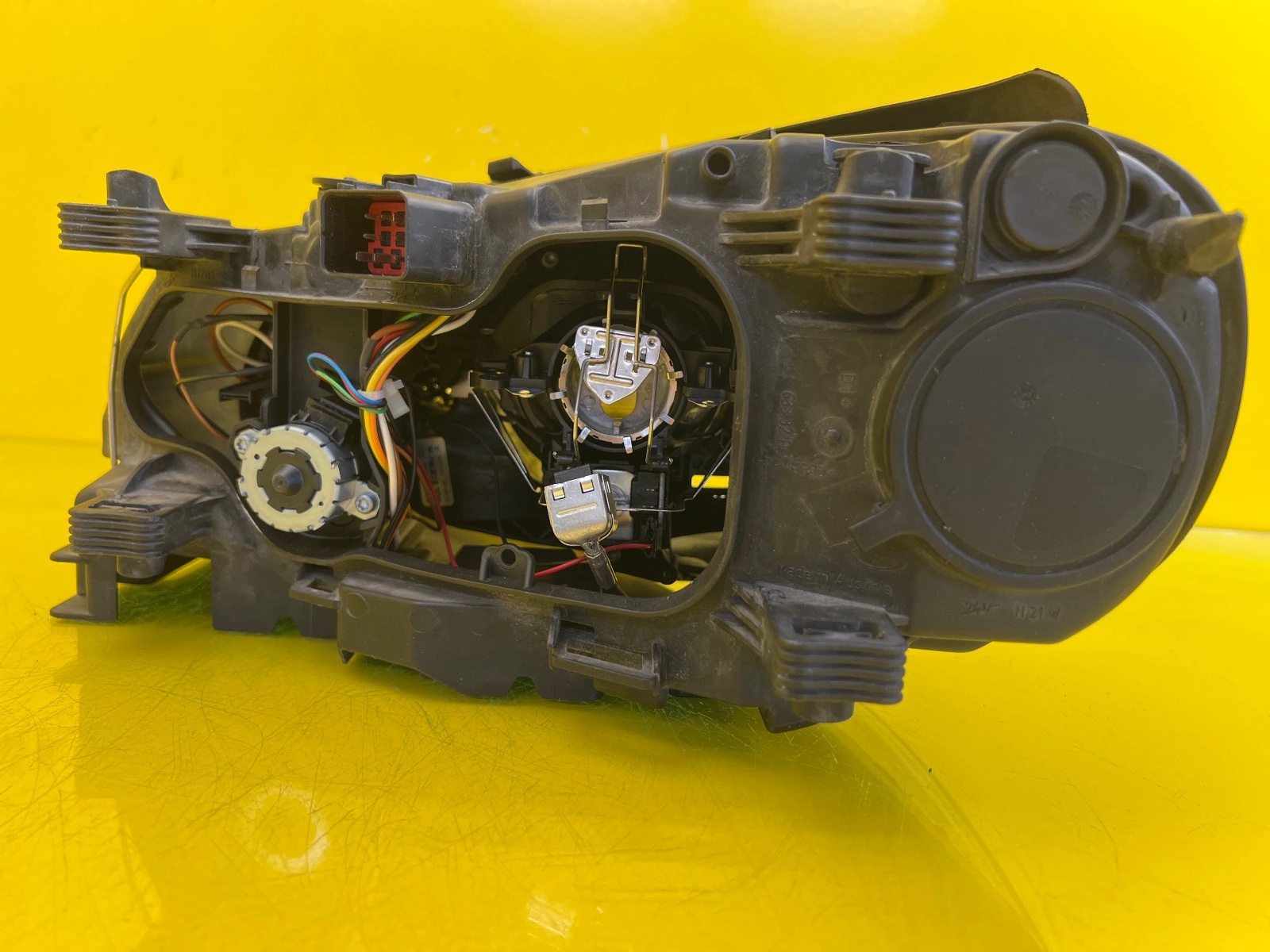 Phare droit Volvo V70 III S80 II Xenon Non orientable 31214348 Autolamps 4 Phare droit Volvo V70 III S80 II Xenon Non orientable 31214348