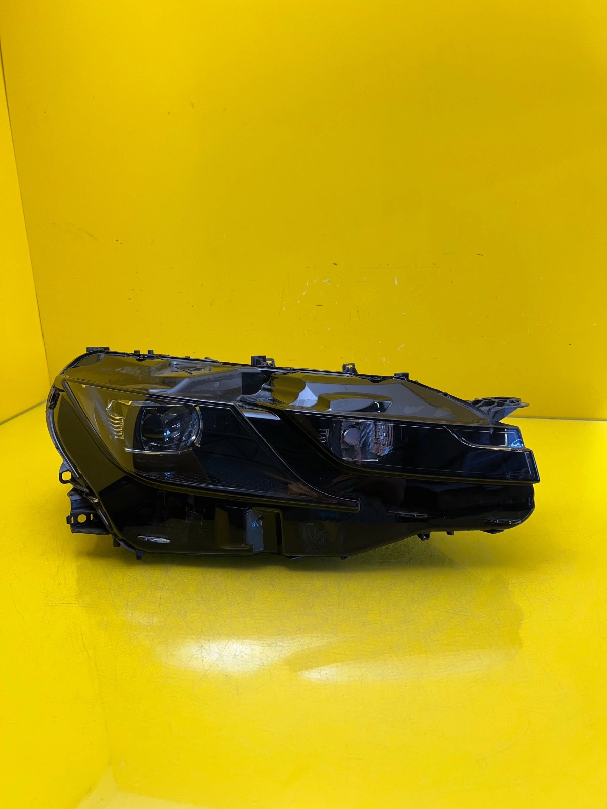 Phare droit VW Arteon Matrix Full Led 3G8941774D Autolamps Phare droit VW Arteon Matrix Full Led 3G8941774D