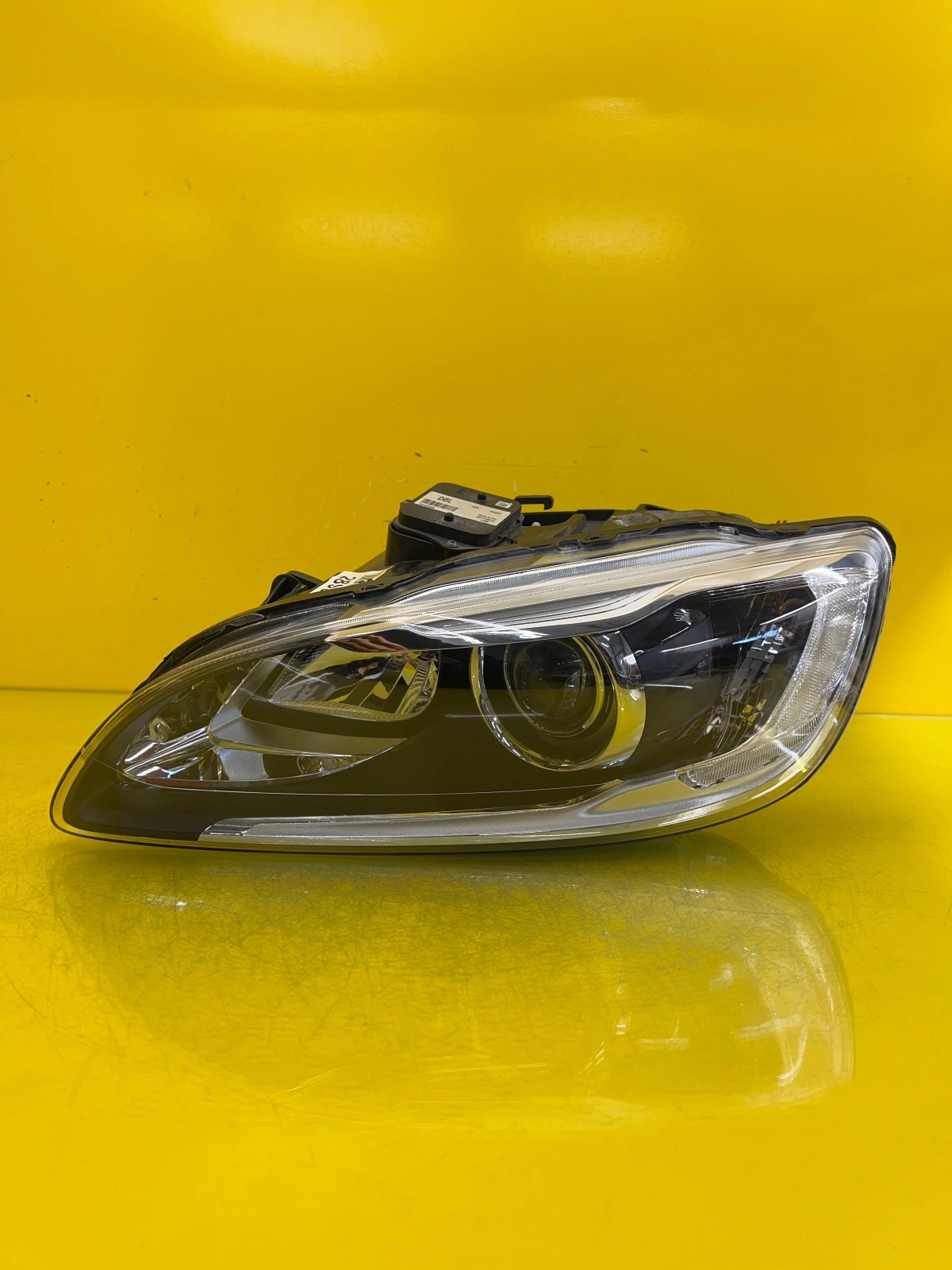 Phare avant gauche Volvo V60 S60 II 2 Lift Xenon 31420261 Autolamps Phare avant gauche Volvo V60 S60 II 2 Lift Xenon 31420261