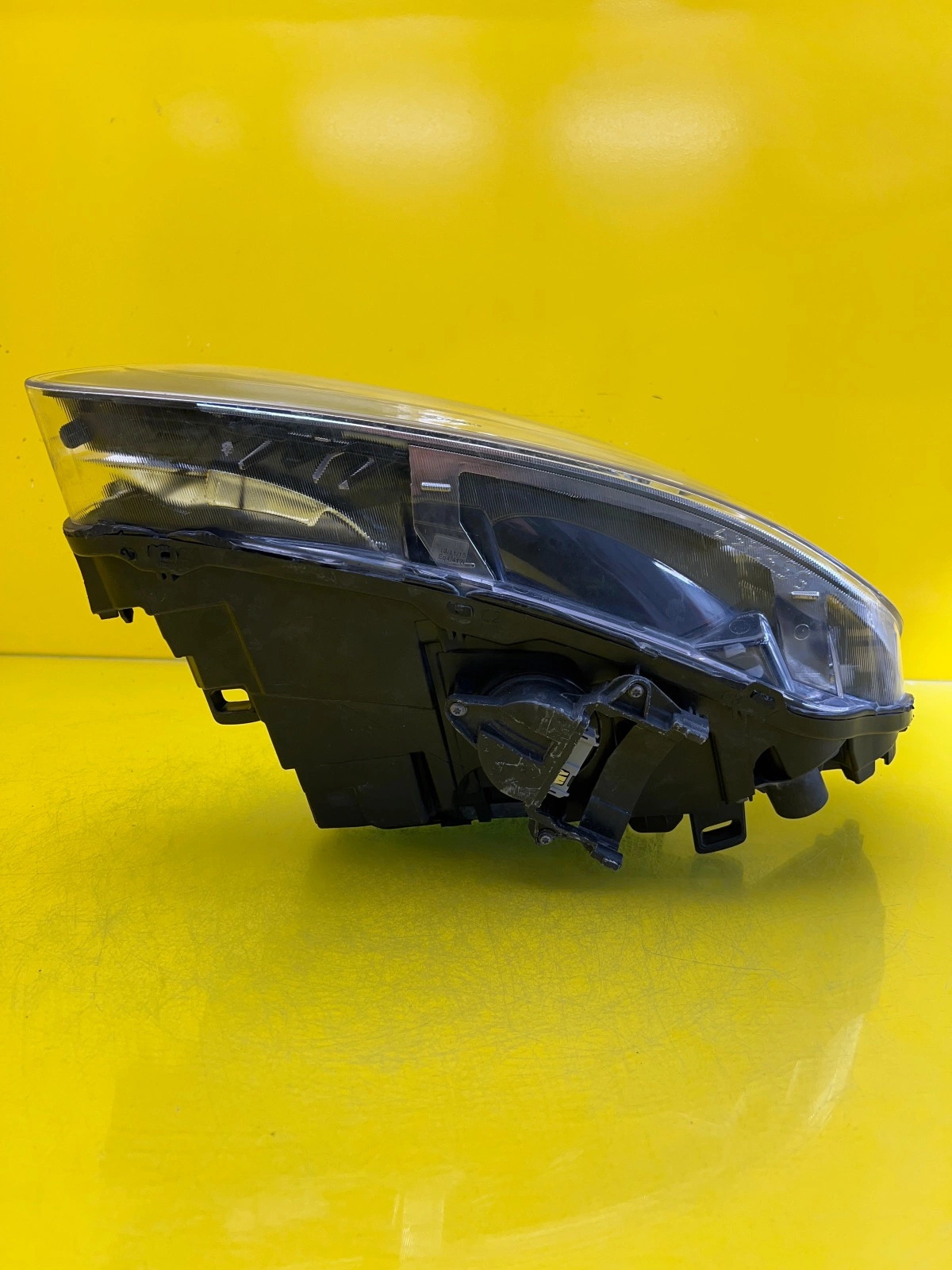 Phare avant gauche Volvo V60 S60 II 2 Lift Xenon 31420261 Autolamps 6 Phare avant gauche Volvo V60 S60 II 2 Lift Xenon 31420261