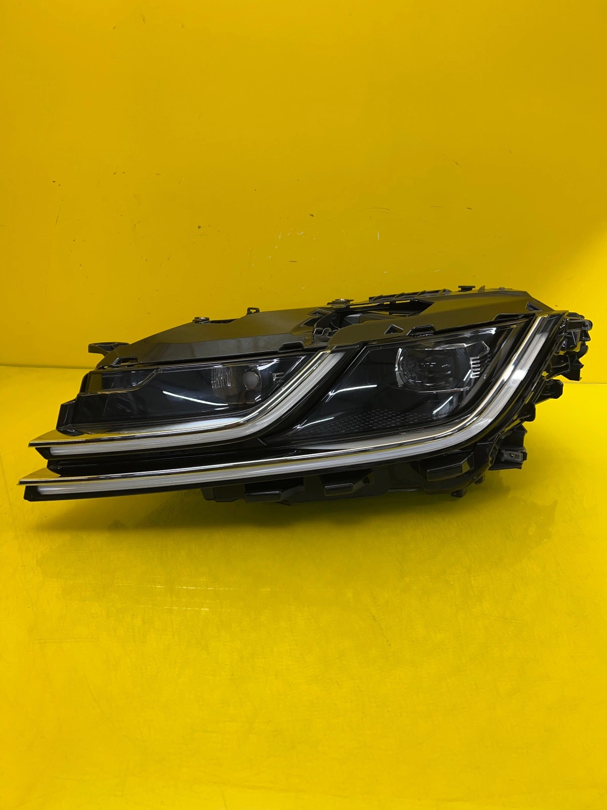 Phare gauche VW Arteon 3G8 Full Led 3G8941035N Autolamps Phare gauche VW Arteon 3G8 Full Led 3G8941035N