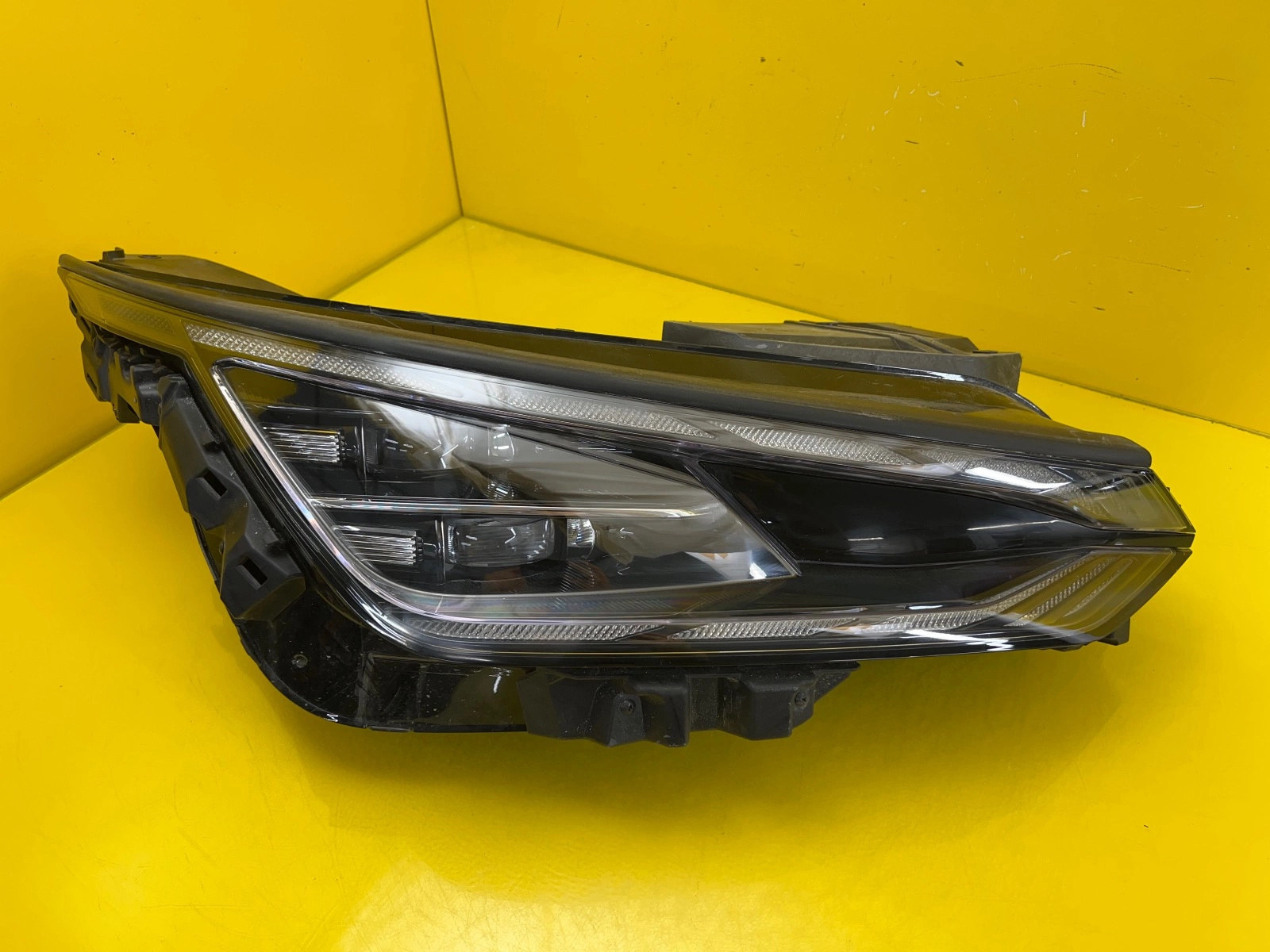 Phare avant droit KIA EV6 EV-6 Full Led Autolamps Phare avant droit KIA EV6 EV-6 Full Led