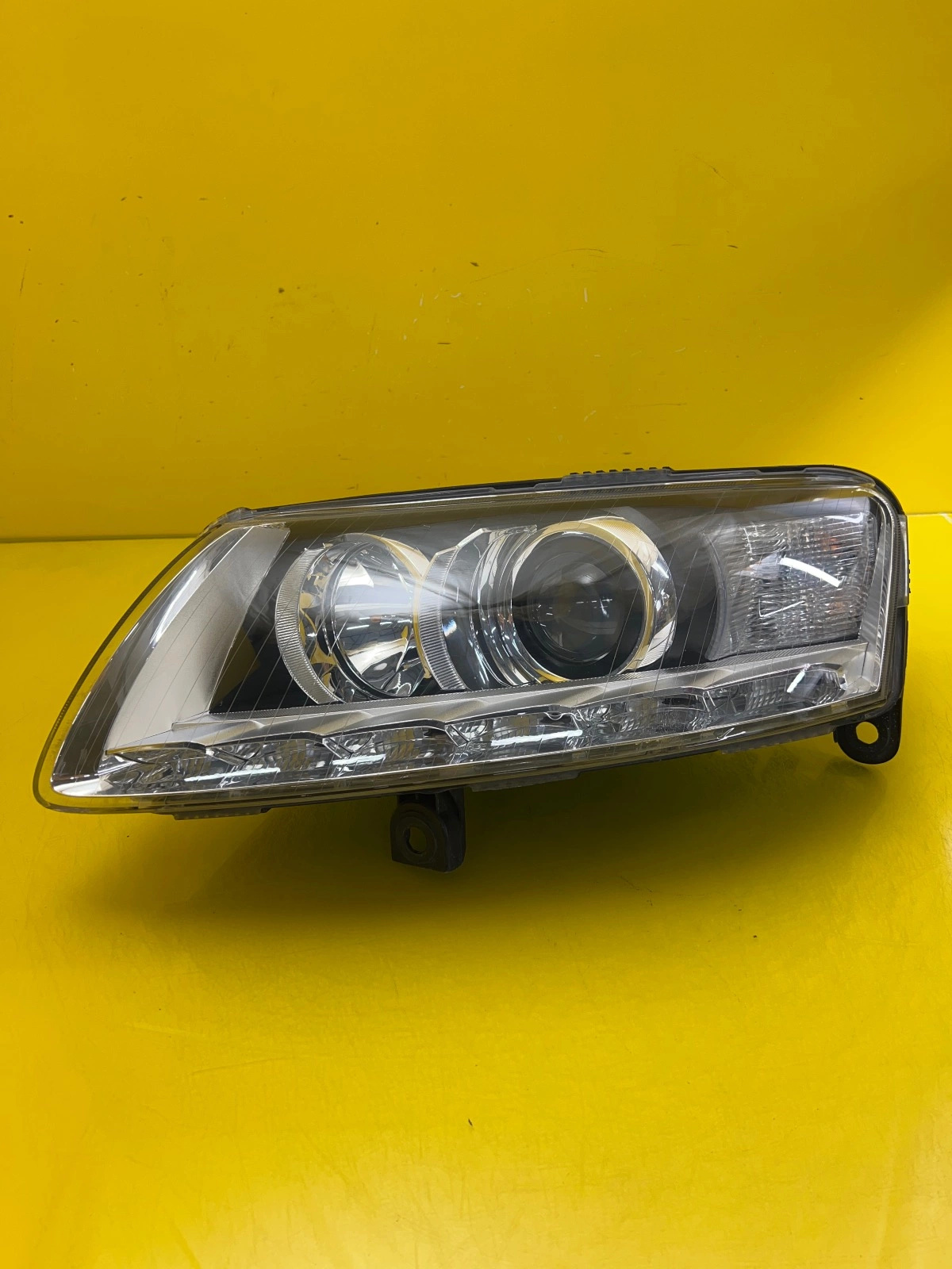 Phare gauche Audi A6 C6 Lift Led Bi-Xenon Untwisted 4F0941003CP Autolamps Phare gauche Audi A6 C6 Lift Led Bi-Xenon Untwisted 4F0941003CP