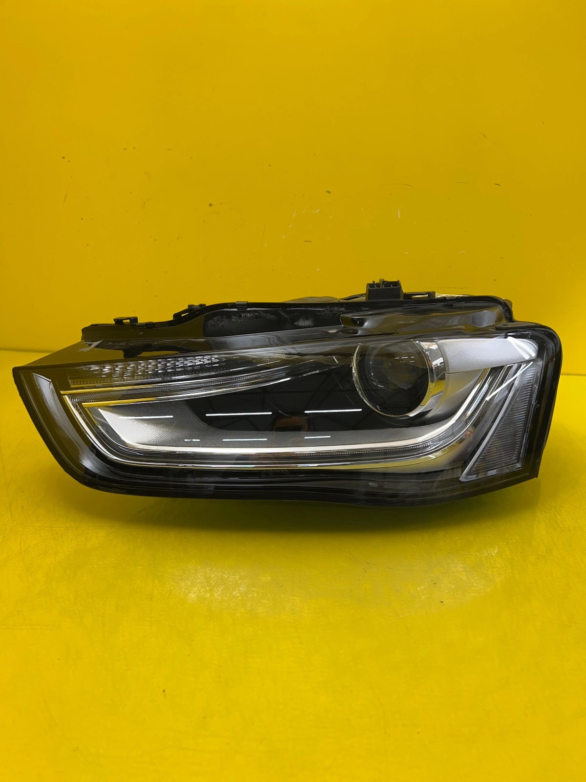 Phare gauche Audi A4 B8 8K0 Lift 12-15 Xenon Untwisted 8K0941005C Autolamps Phare gauche Audi A4 B8 8K0 Lift 12-15 Xenon Untwisted 8K0941005C