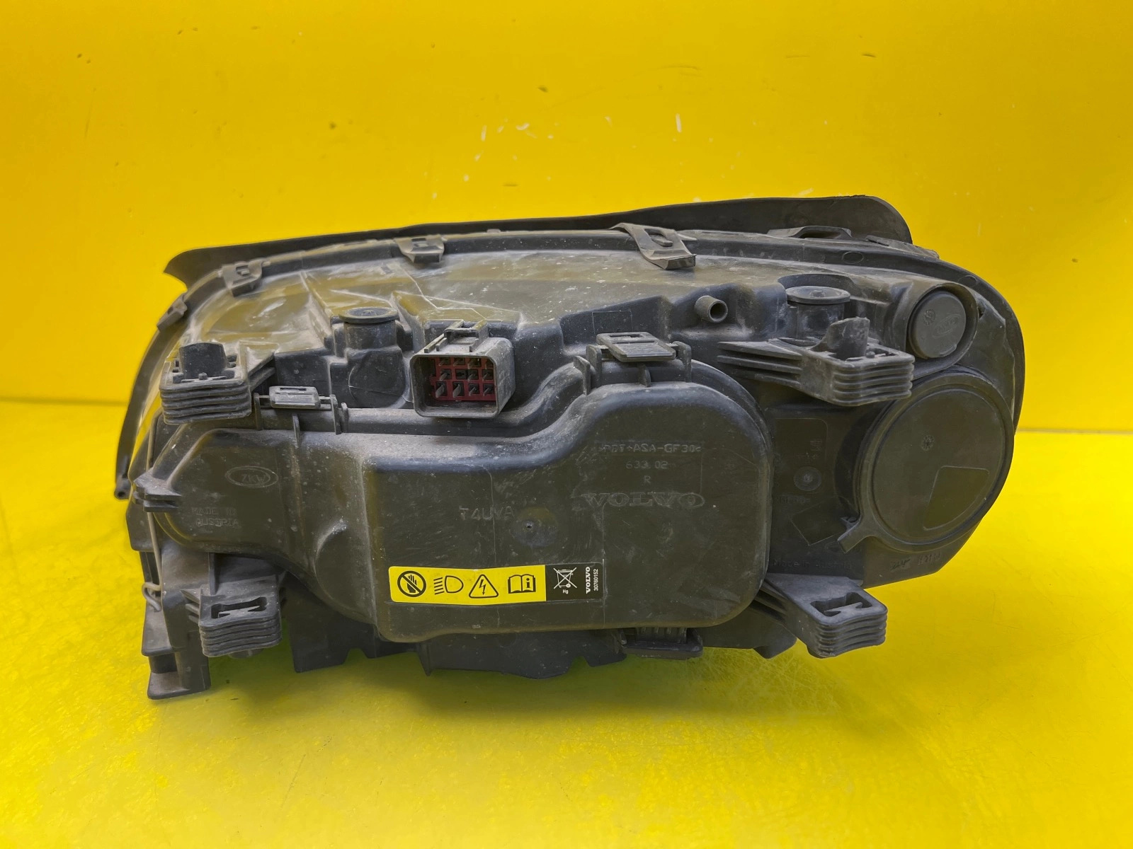 Phare droit Volvo V70 III S80 II Xenon Non orientable 31214348 Autolamps 3 Phare droit Volvo V70 III S80 II Xenon Non orientable 31214348