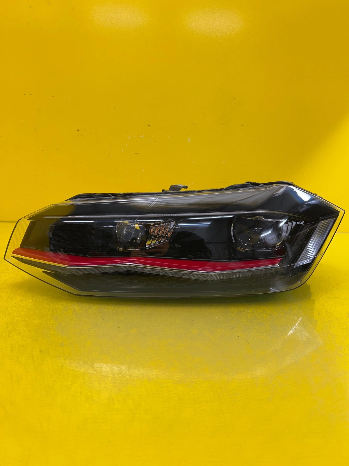 Phare gauche VW Polo 6 VI 2G1 17-21 Full Led GTI 2G1941773A Autolamps Phare gauche VW Polo 6 VI 2G1 17-21 Full Led GTI 2G1941773A