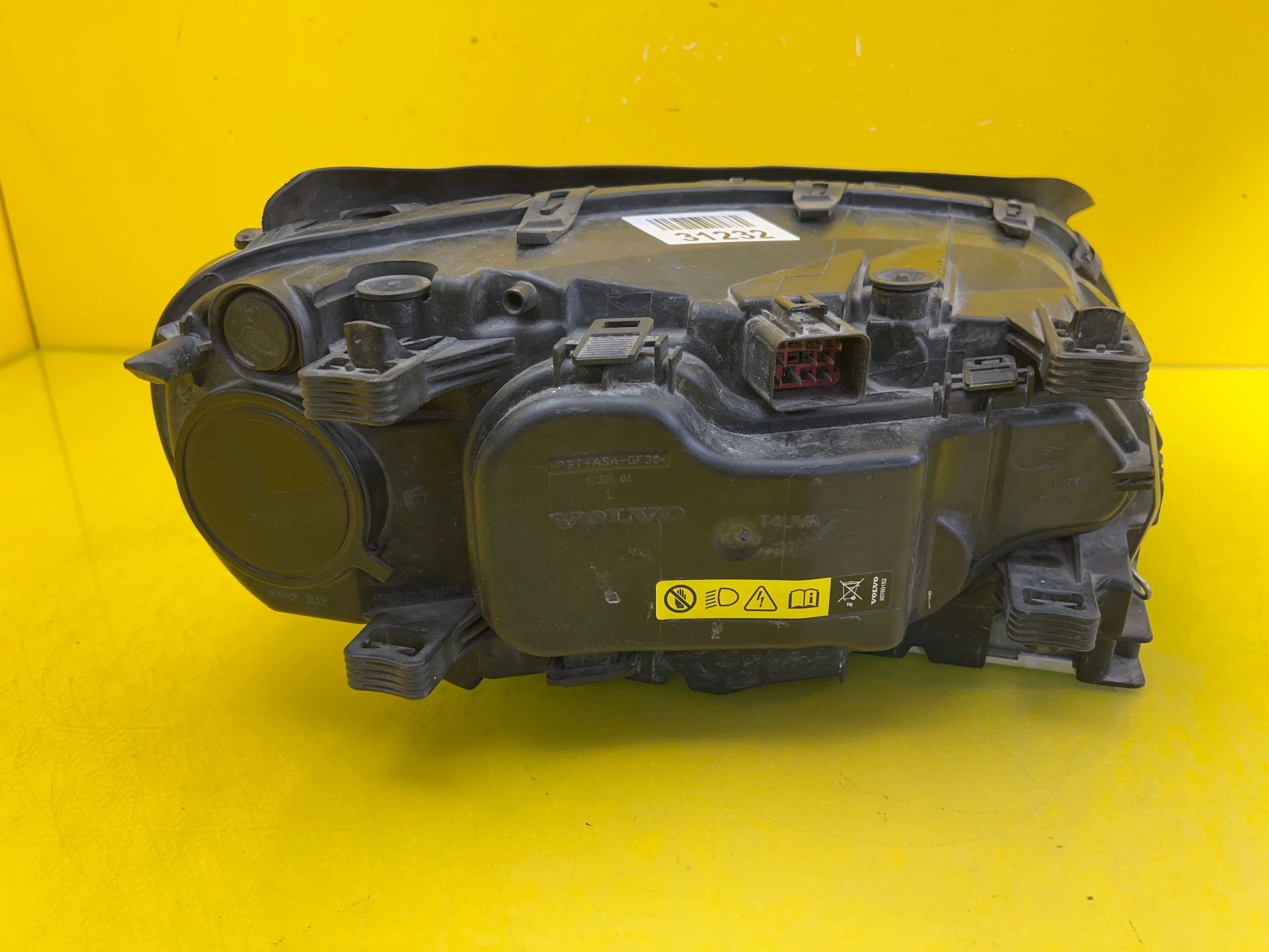 Phare gauche Volvo V70 III S80 II Xenon non orientable 31214347 Autolamps 4 Phare gauche Volvo V70 III S80 II Xenon non orientable 31214347