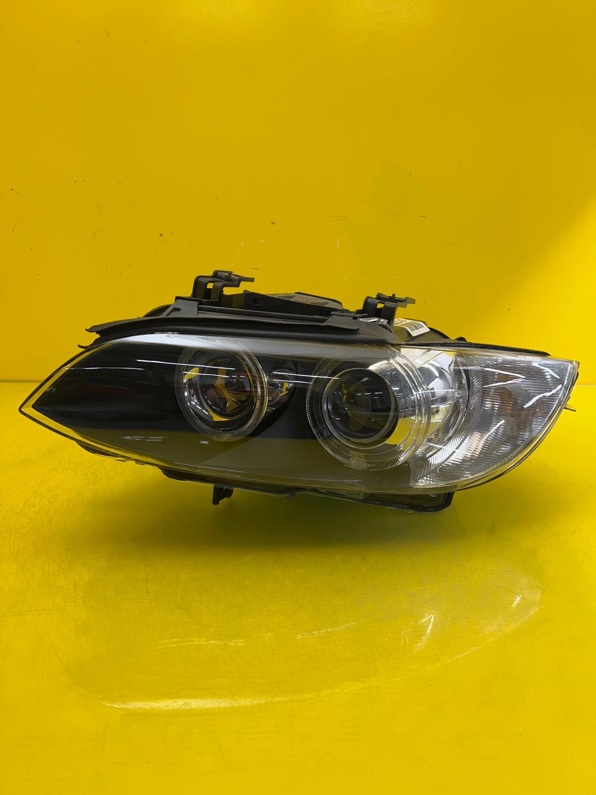 Phare gauche BMW 3 E92 E93 Bi-Xenon Non-twist 7162127 Autolamps Phare gauche BMW 3 E92 E93 Bi-Xenon Non-twist 7162127