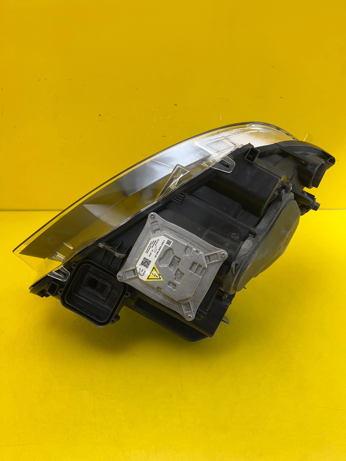 Phare gauche BMW 3 E92 E93 Bi-Xenon Non-twist 7162127 Autolamps 5 Phare gauche BMW 3 E92 E93 Bi-Xenon Non-twist 7162127